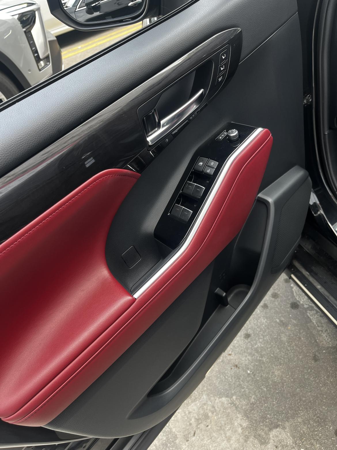 Toyota Crown 2021 thumb 11