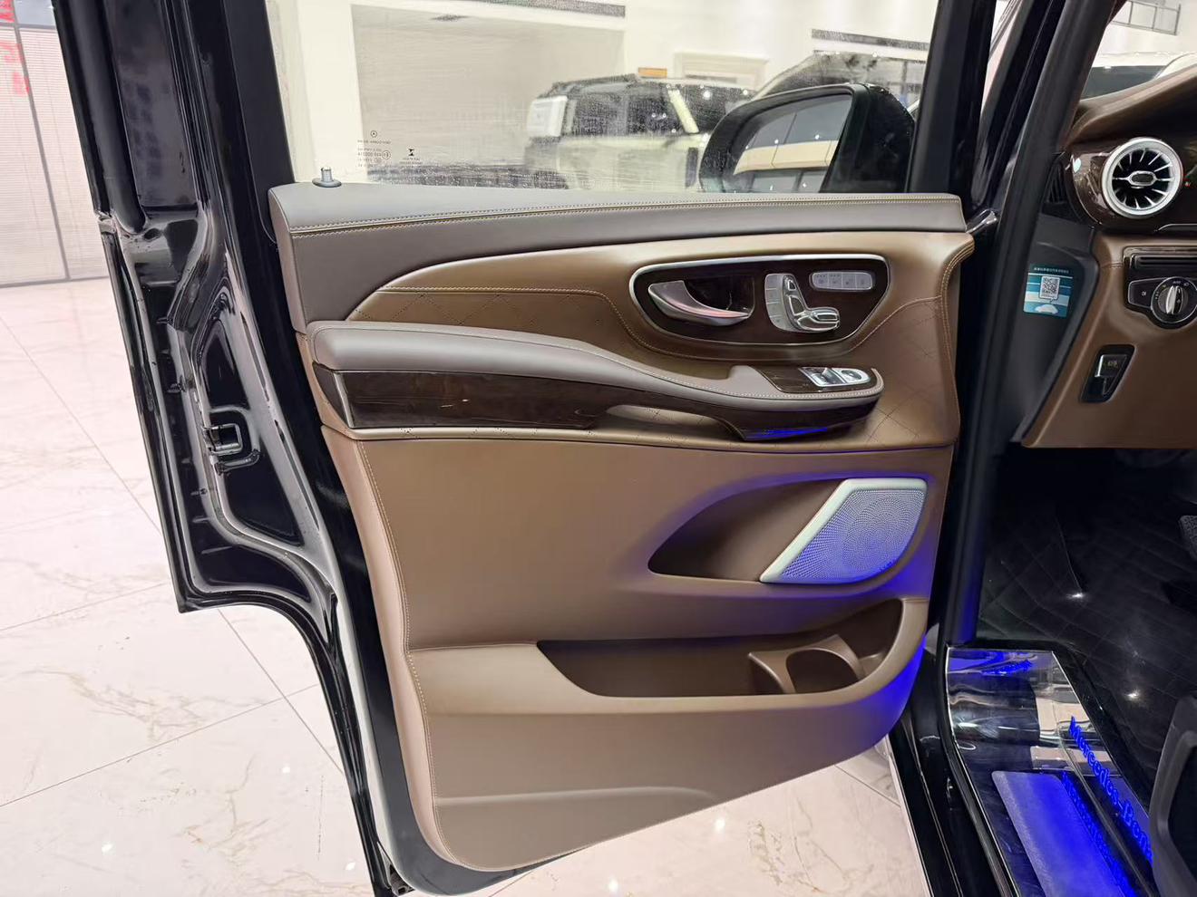 Mercedes-Benz V-Класс 2018 thumb 7