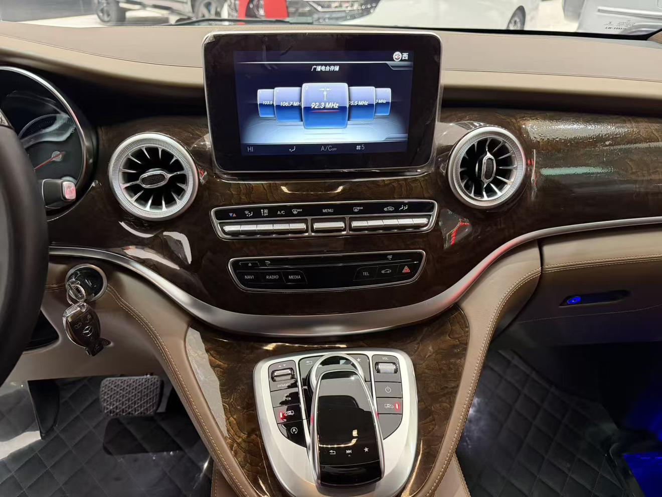 Mercedes-Benz V-Класс 2018 thumb 10