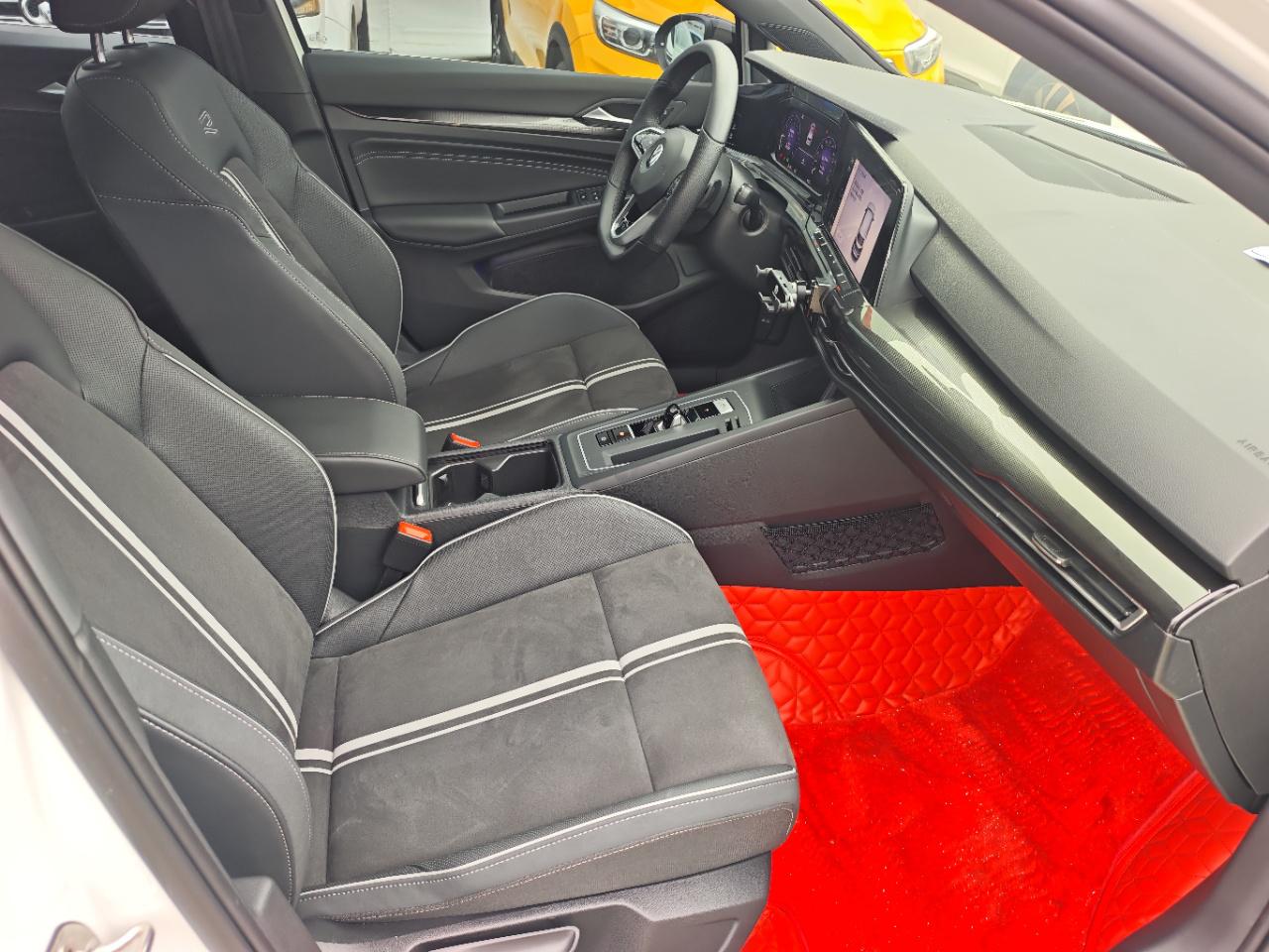 Volkswagen Golf Sportsvan 2023 thumb 6