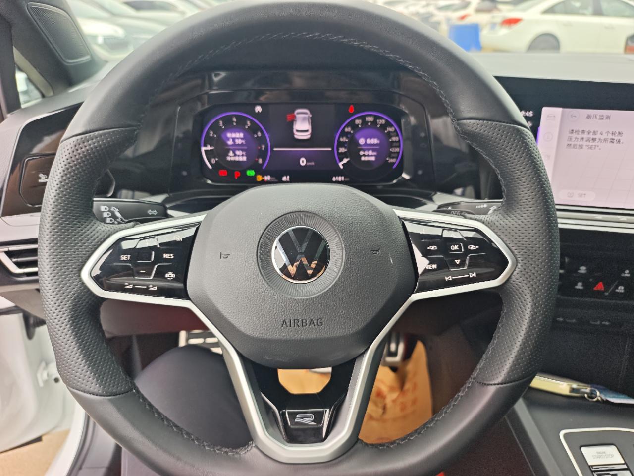 Volkswagen Golf Sportsvan 2023 thumb 10
