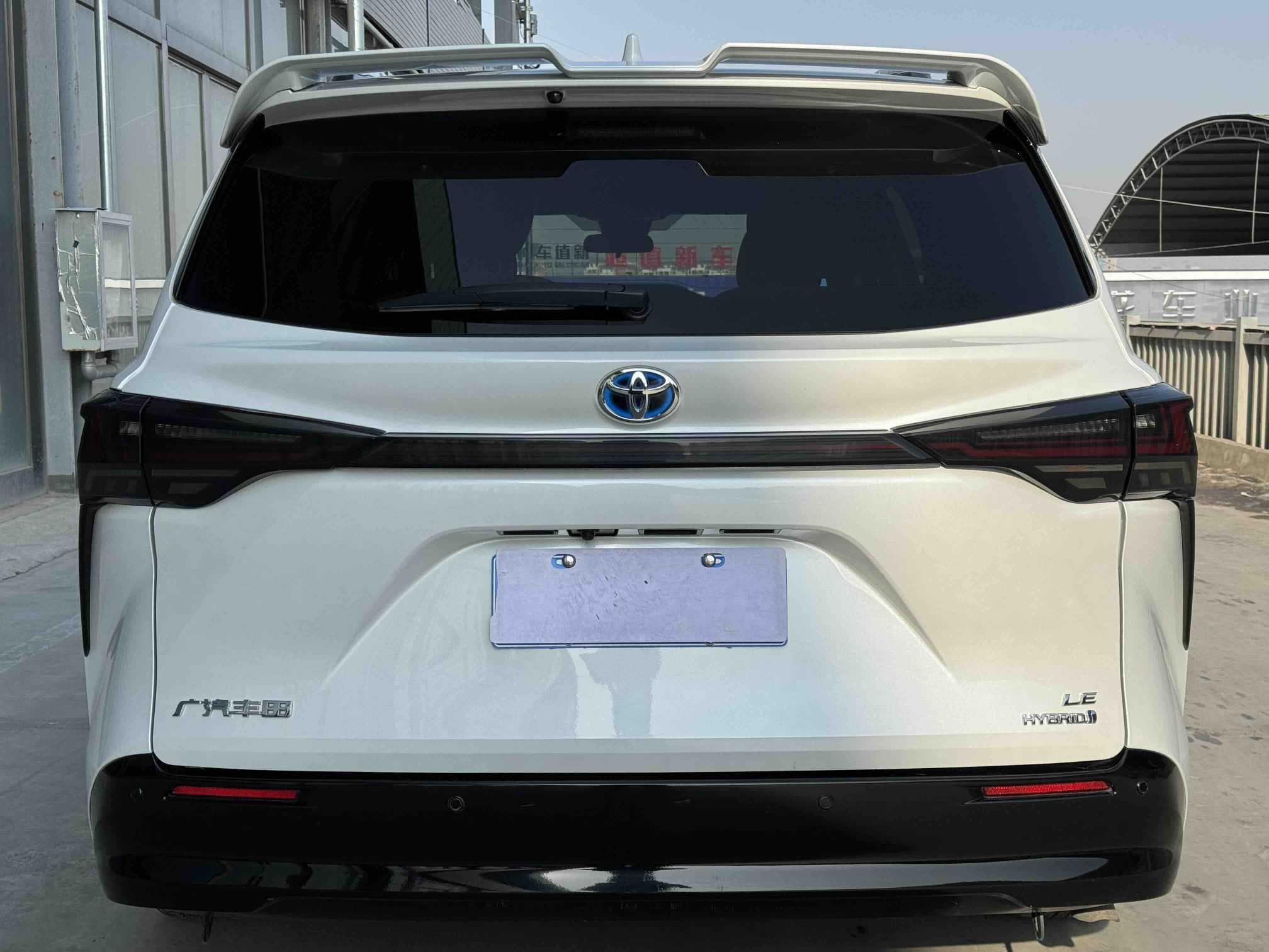 Toyota Sienna 2021 thumb 3