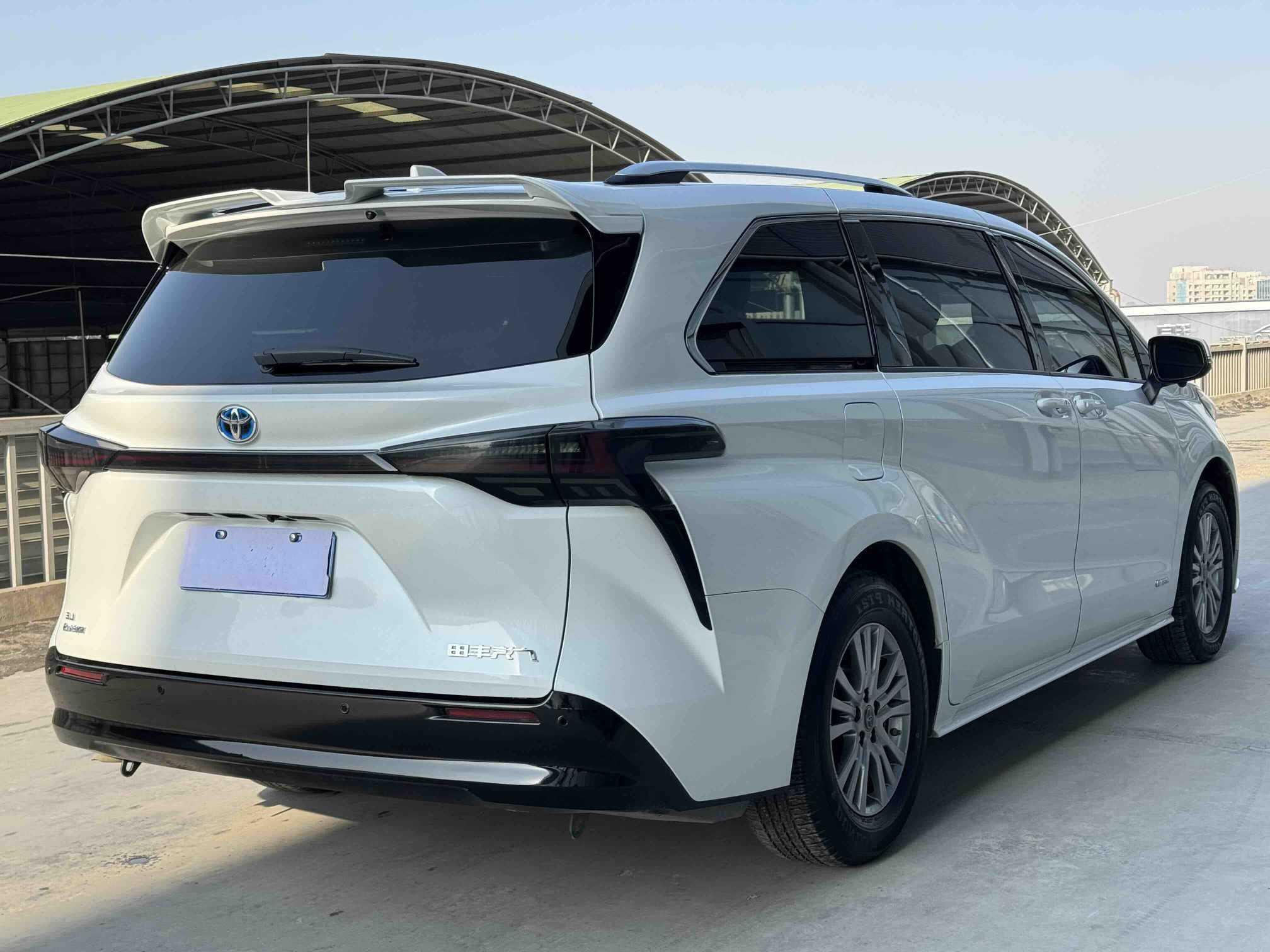 Toyota Sienna 2021 thumb 4