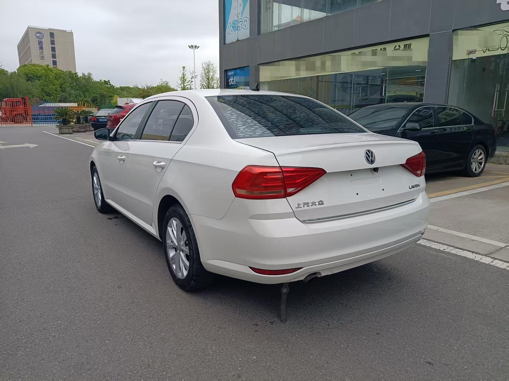 Volkswagen Lavida XR 2017 thumb 2