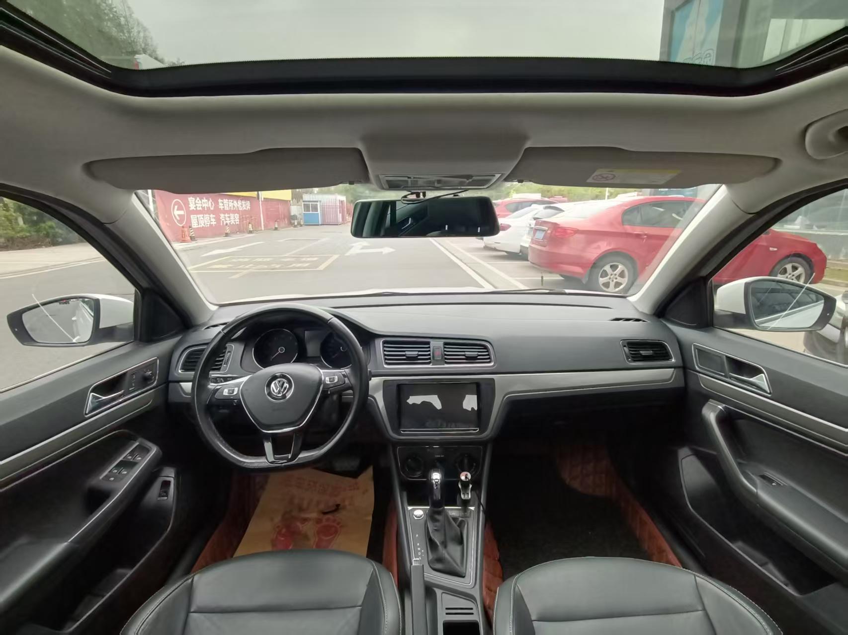 Volkswagen Lavida XR 2017 thumb 5
