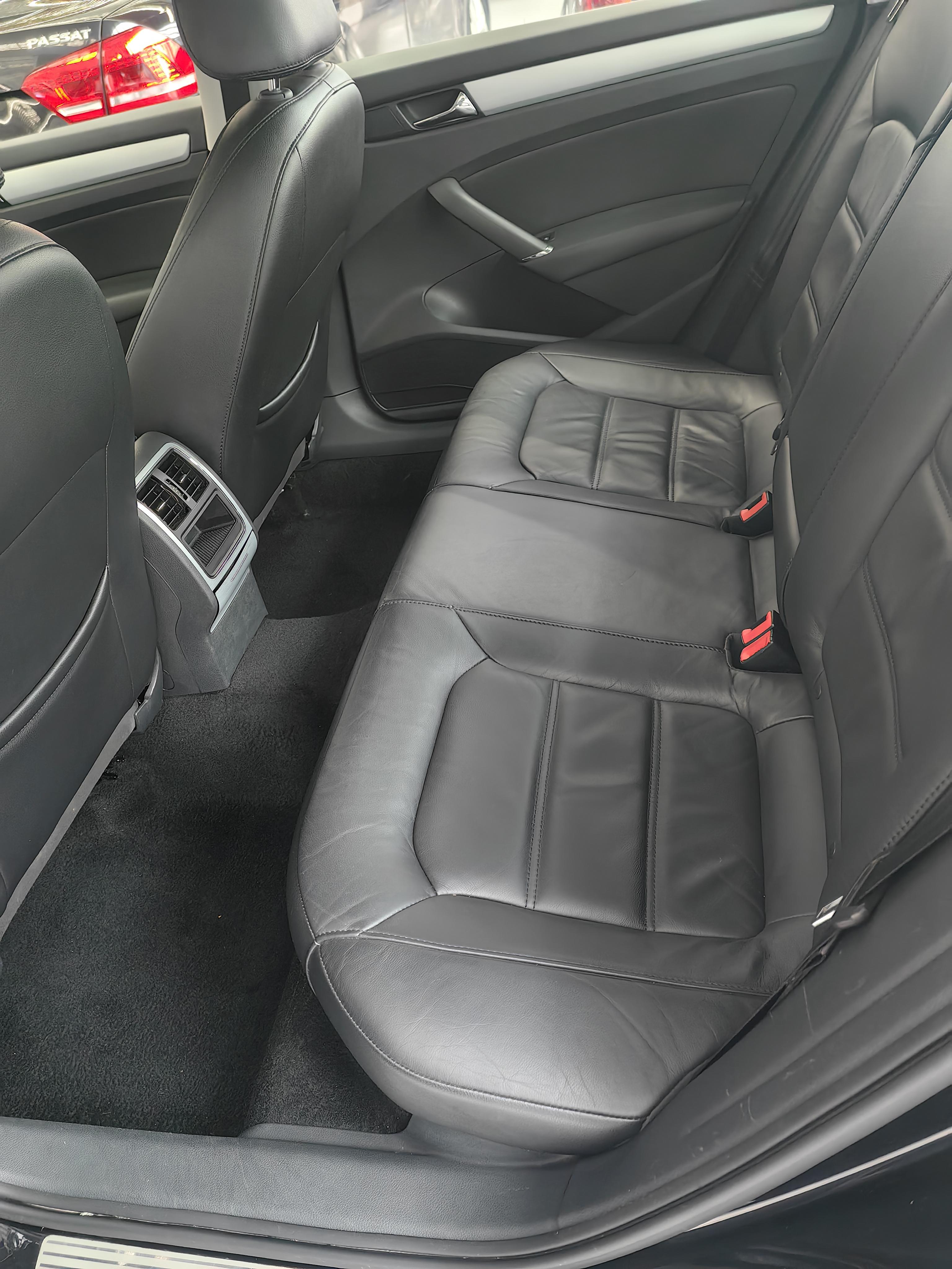 Volkswagen Passat (North America and China) 2014 thumb 8