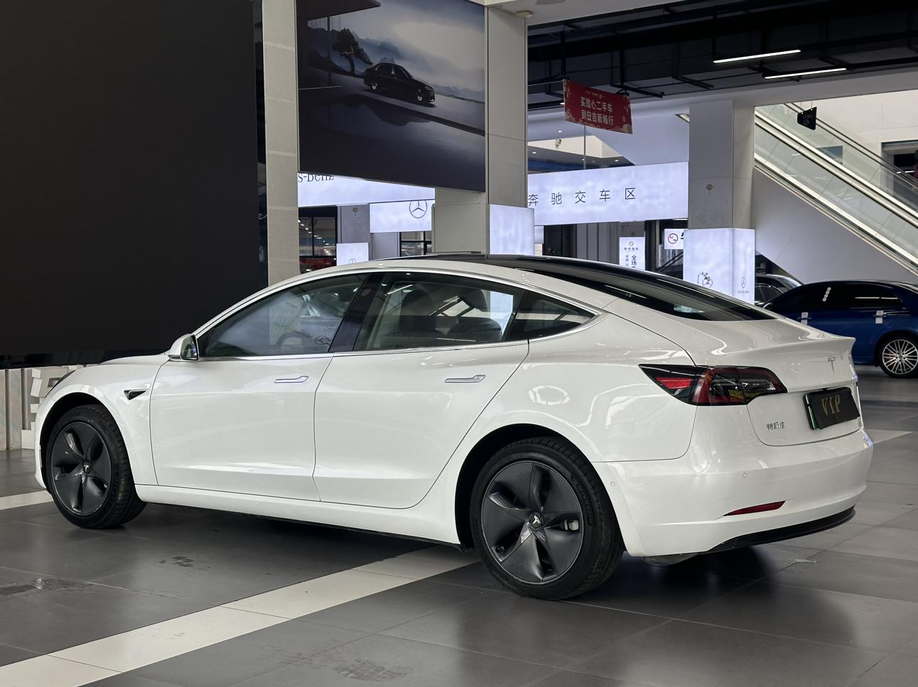 Tesla Model 3 2020 thumb 3