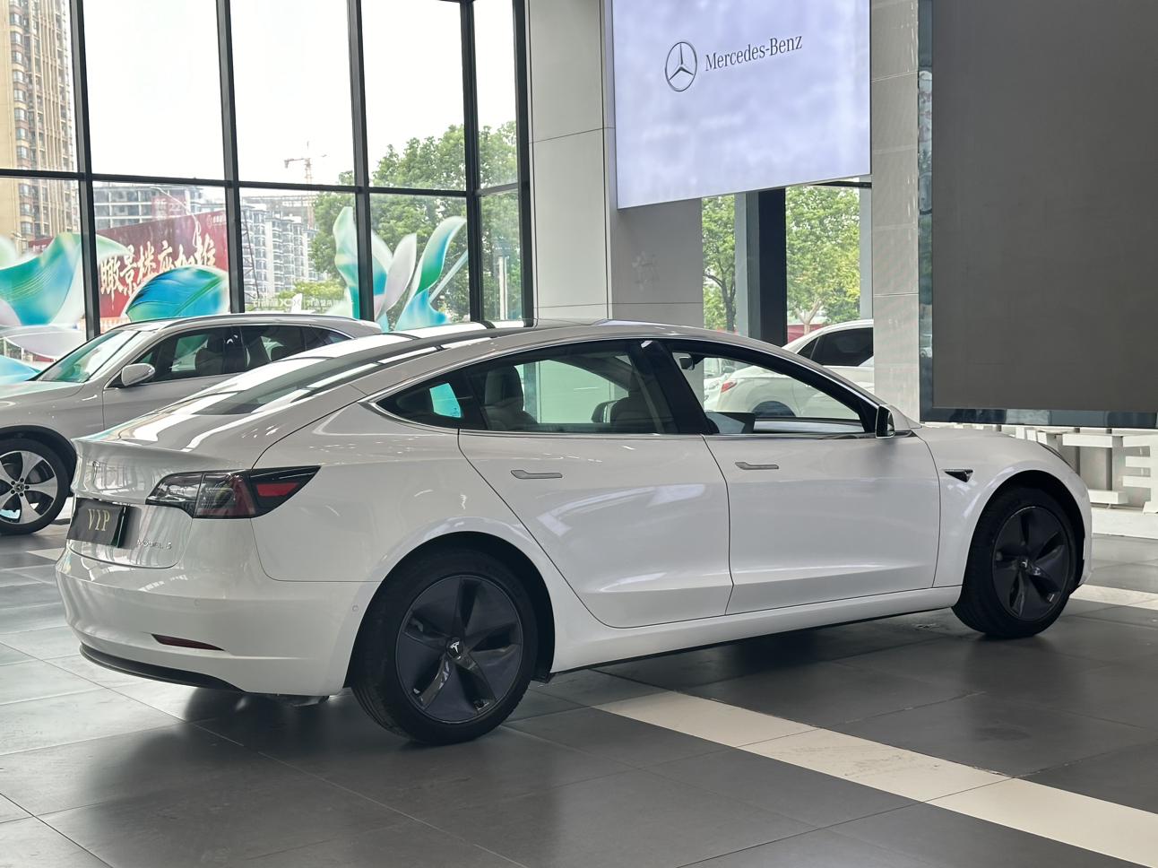 Tesla Model 3 2020 thumb 5