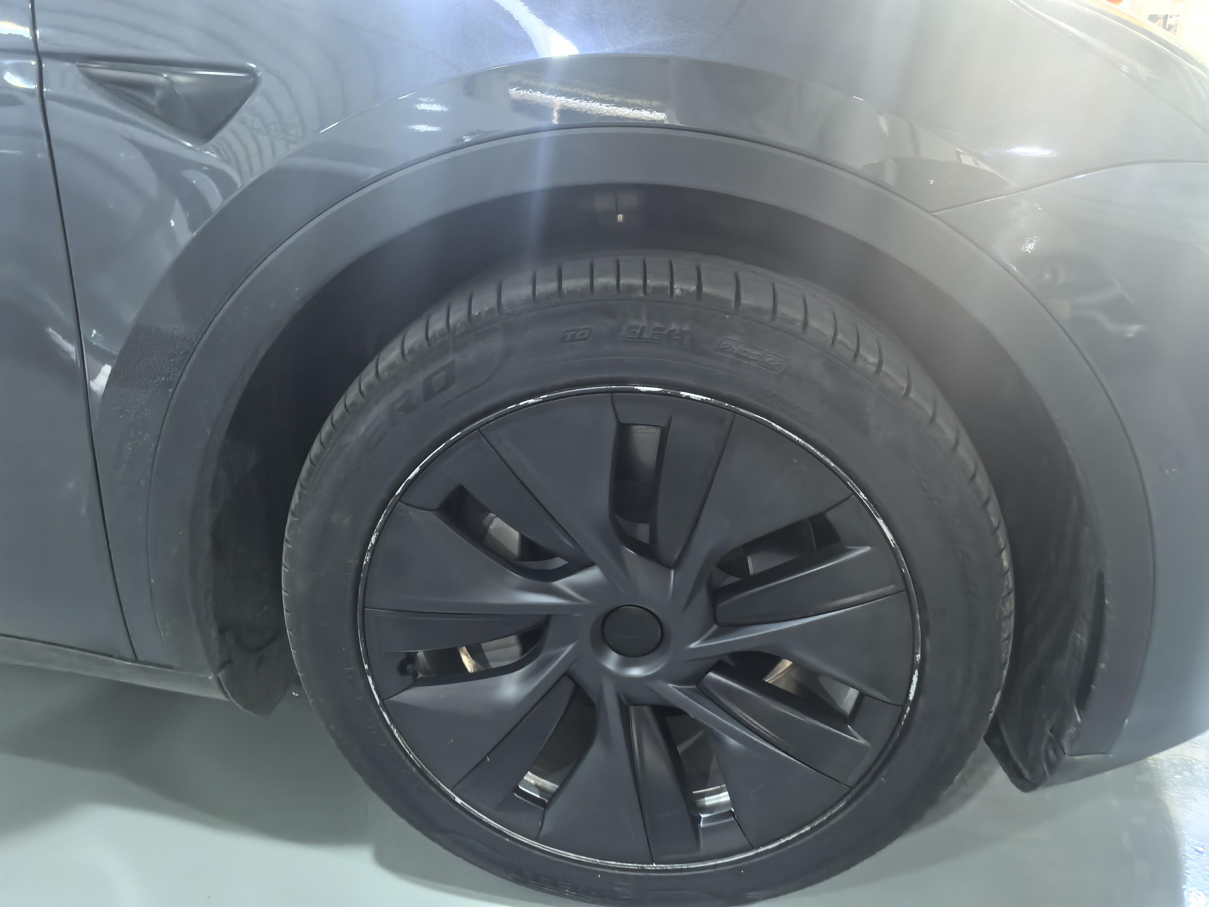 Tesla Model Y 2022 thumb 6