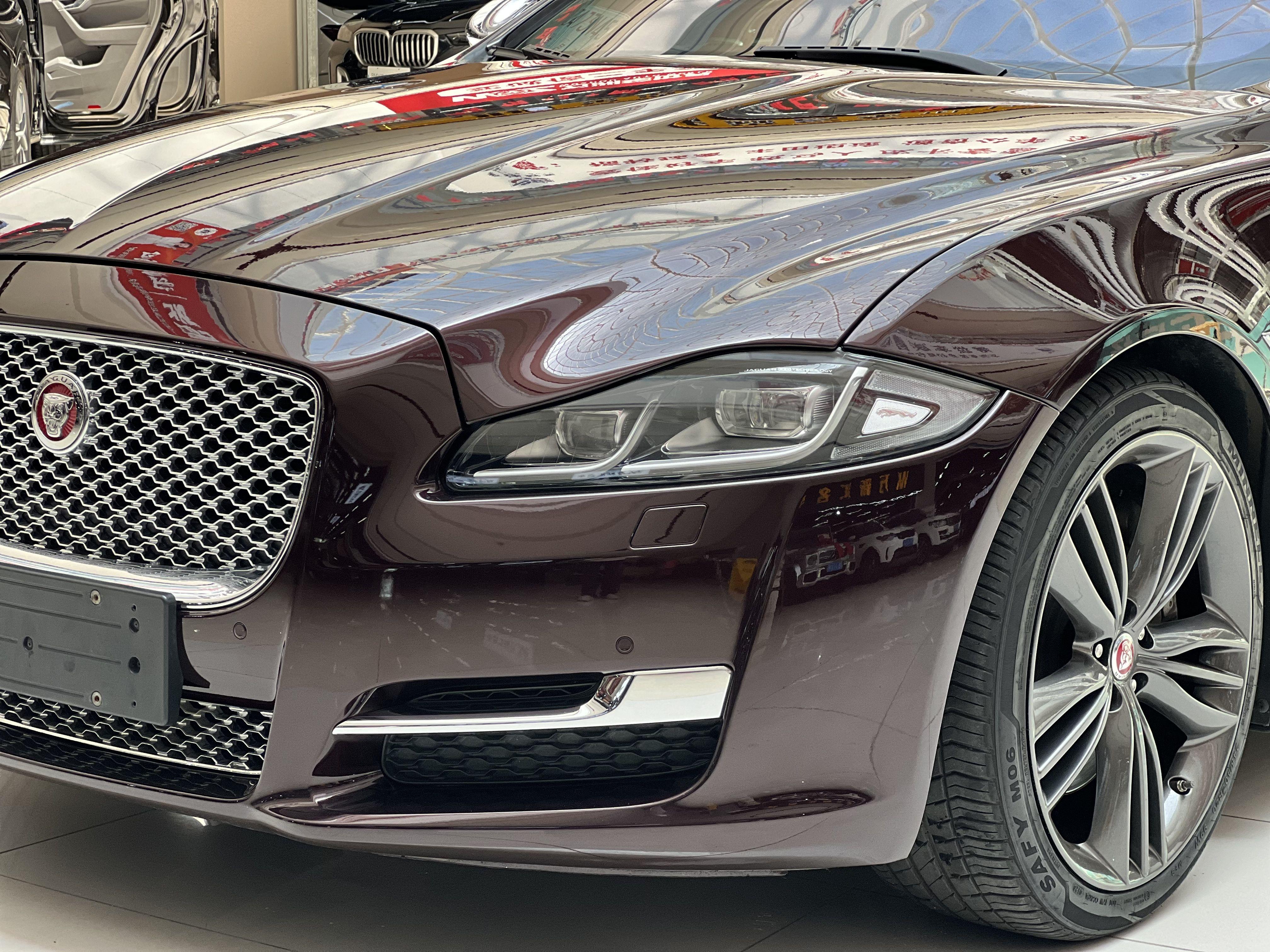 Jaguar XJ 2016 thumb 8