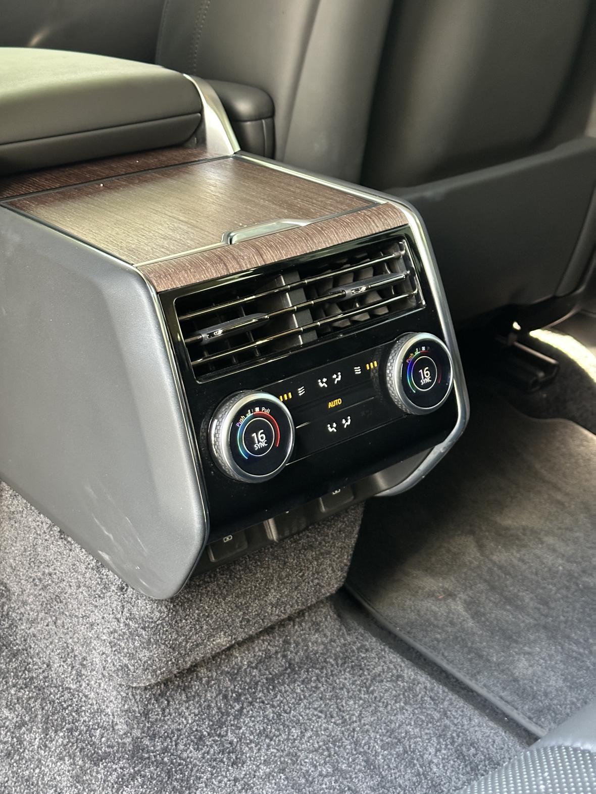 Land Rover Range Rover 2025 thumb 9