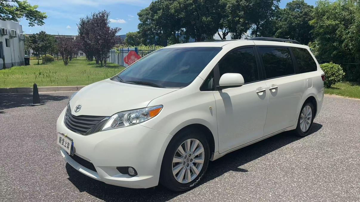 Toyota Sienna 2017 thumb 9