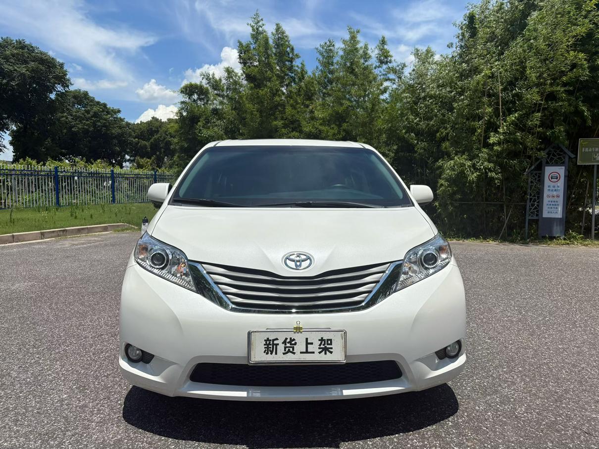 Toyota Sienna 2017 thumb 10