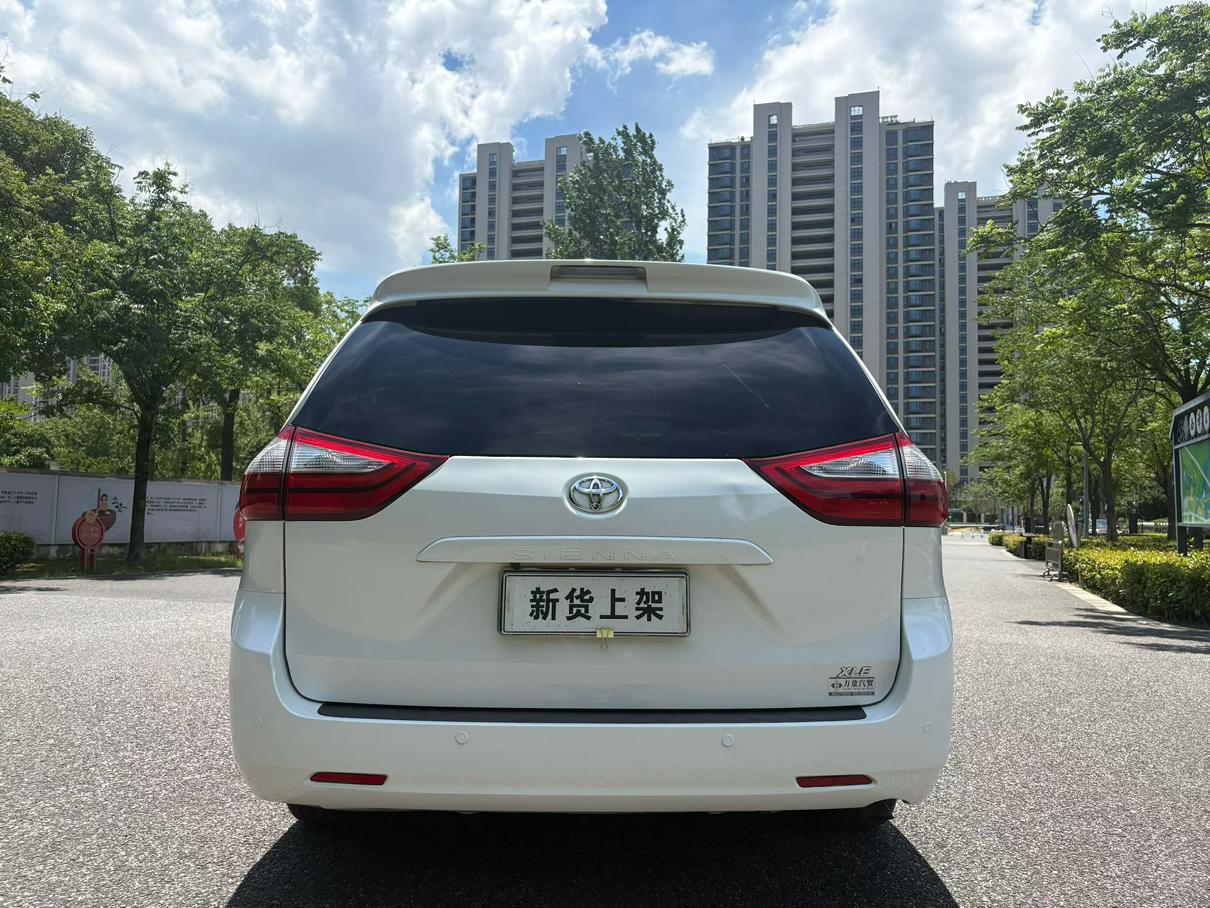 Toyota Sienna 2017 thumb 12