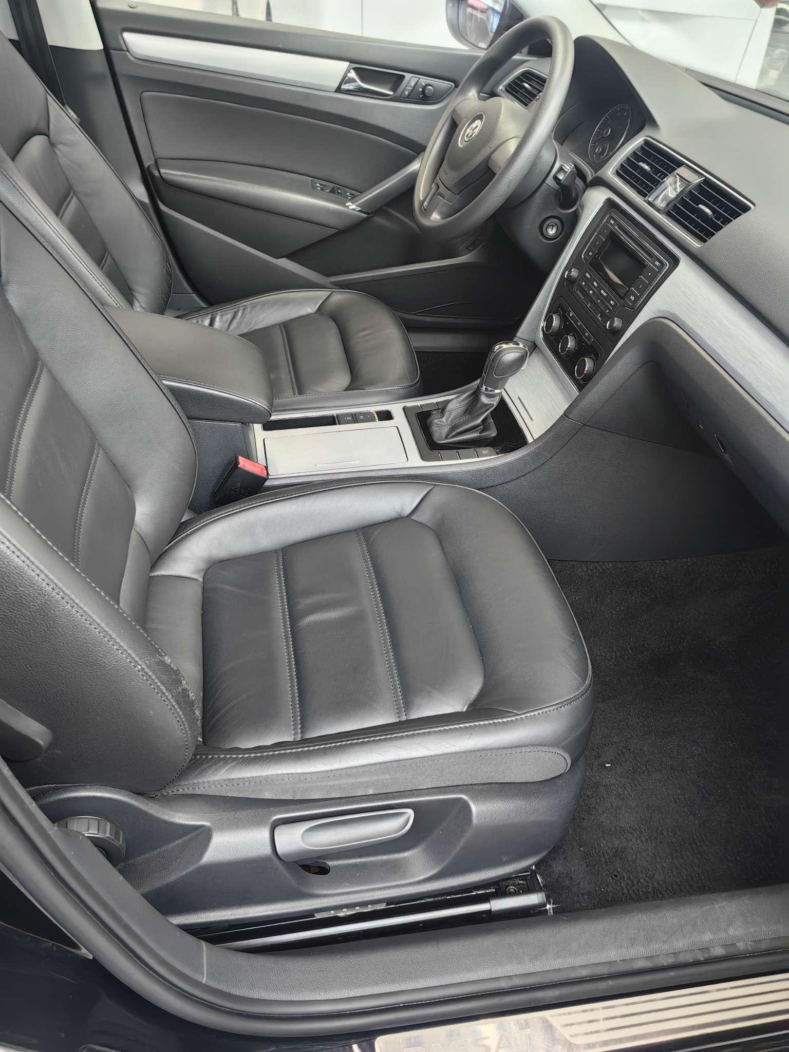 Volkswagen Passat (North America and China) 2015 thumb 4