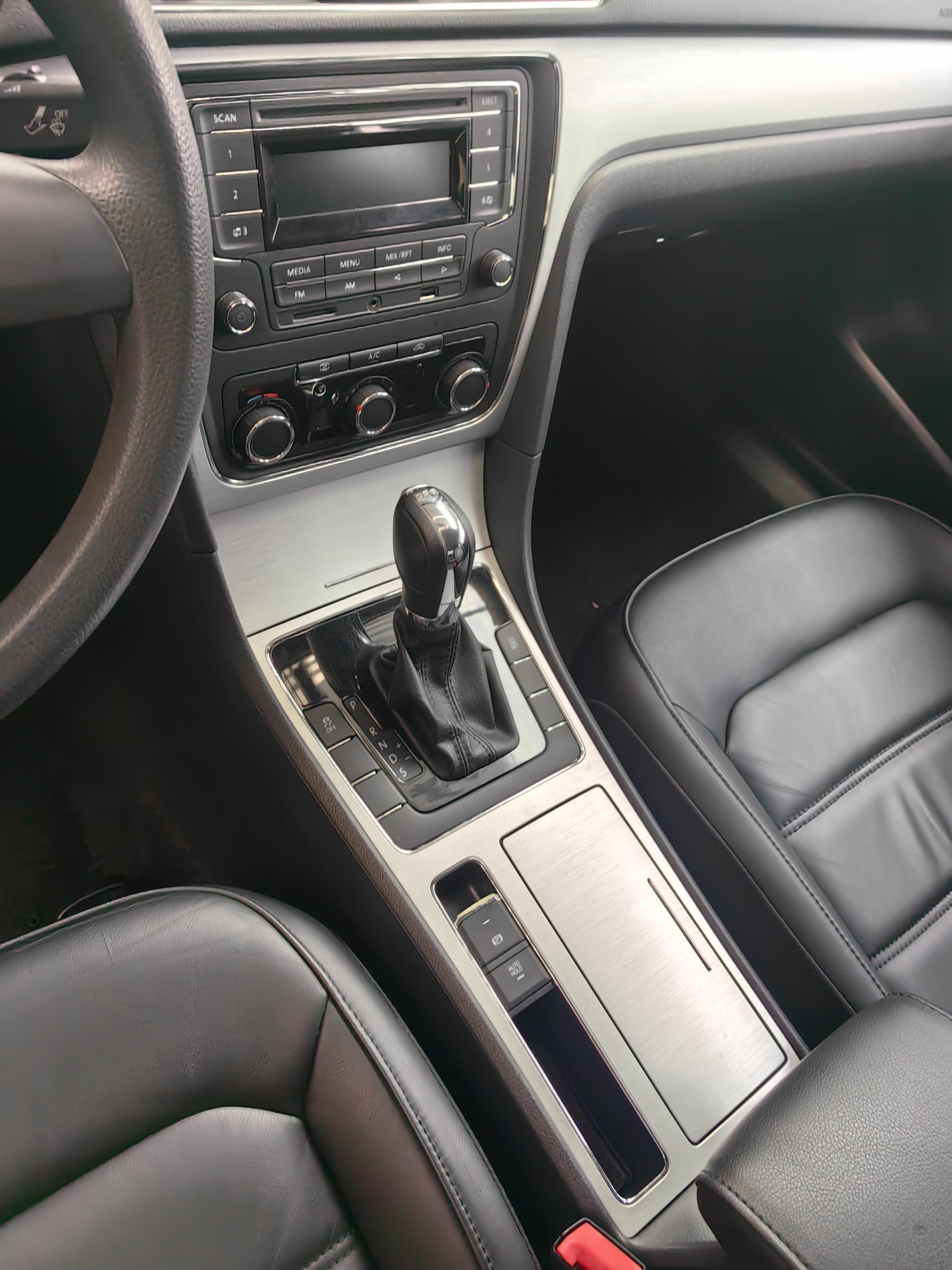 Volkswagen Passat (North America and China) 2015 thumb 11