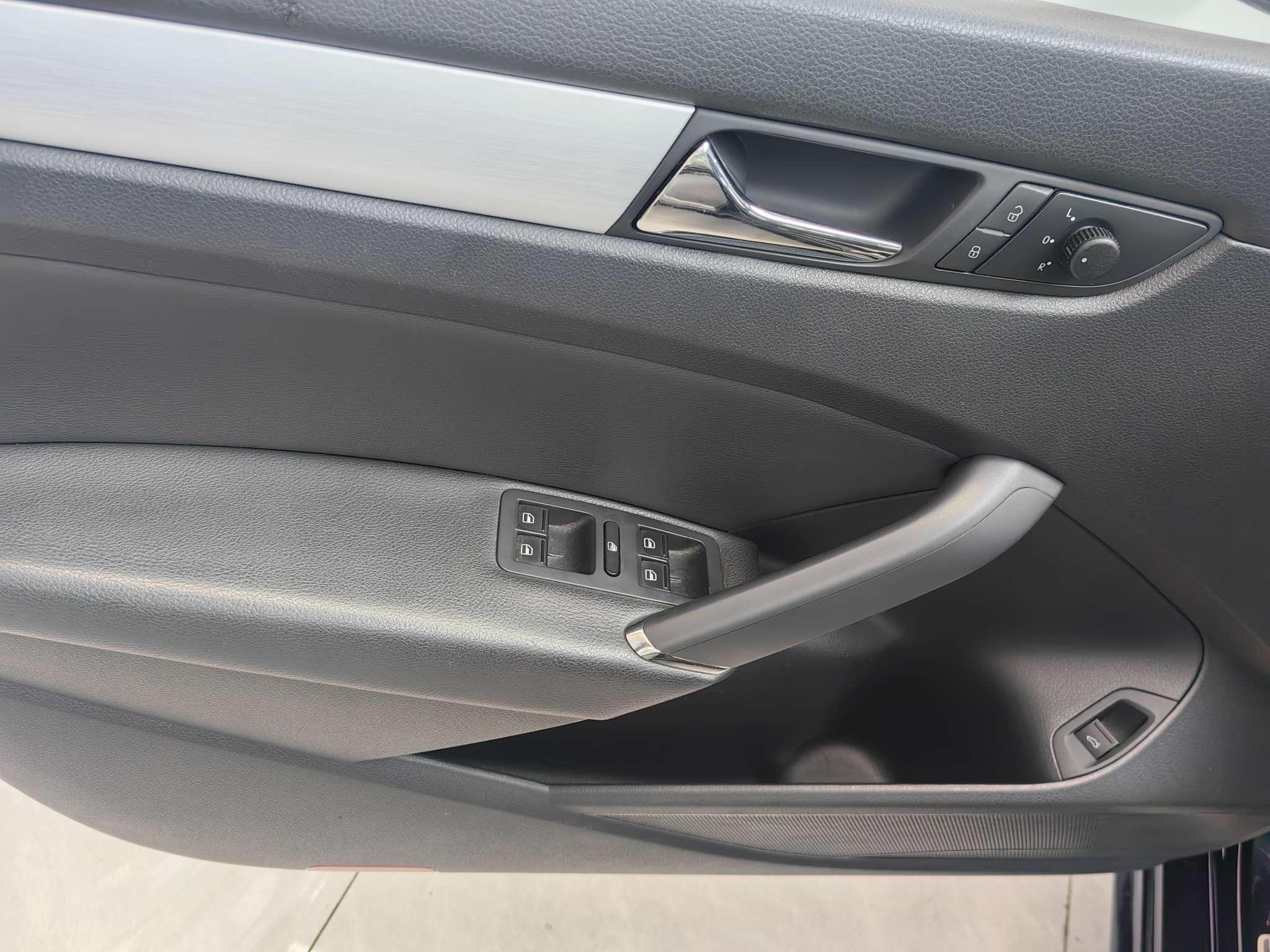 Volkswagen Passat (North America and China) 2015 thumb 12