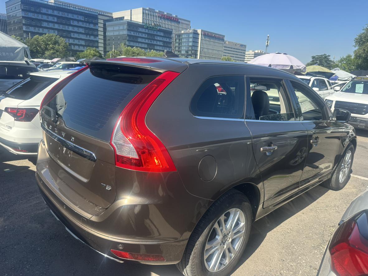 Volvo XC60 2015 thumb 3
