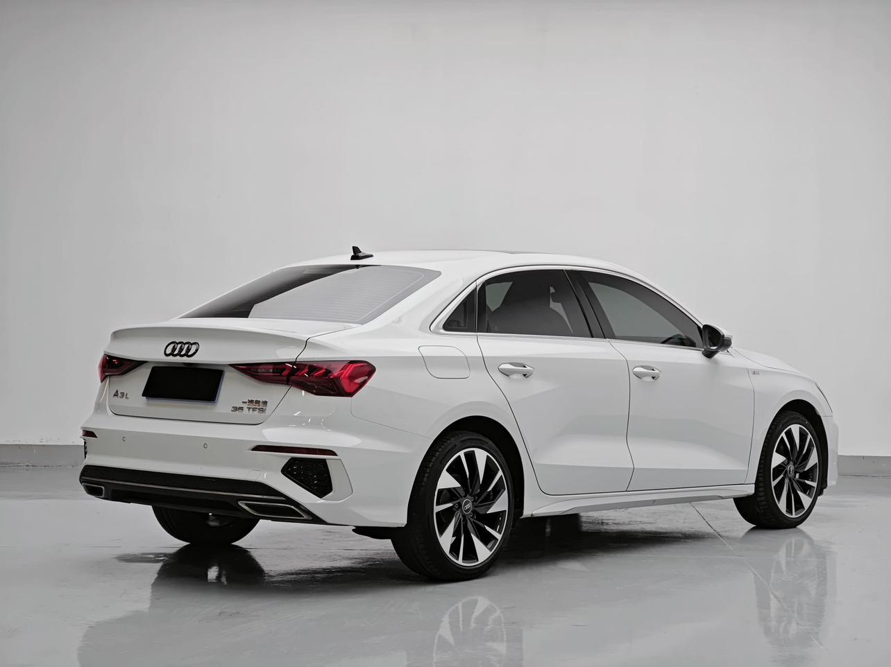 Audi A3 2023 thumb 4