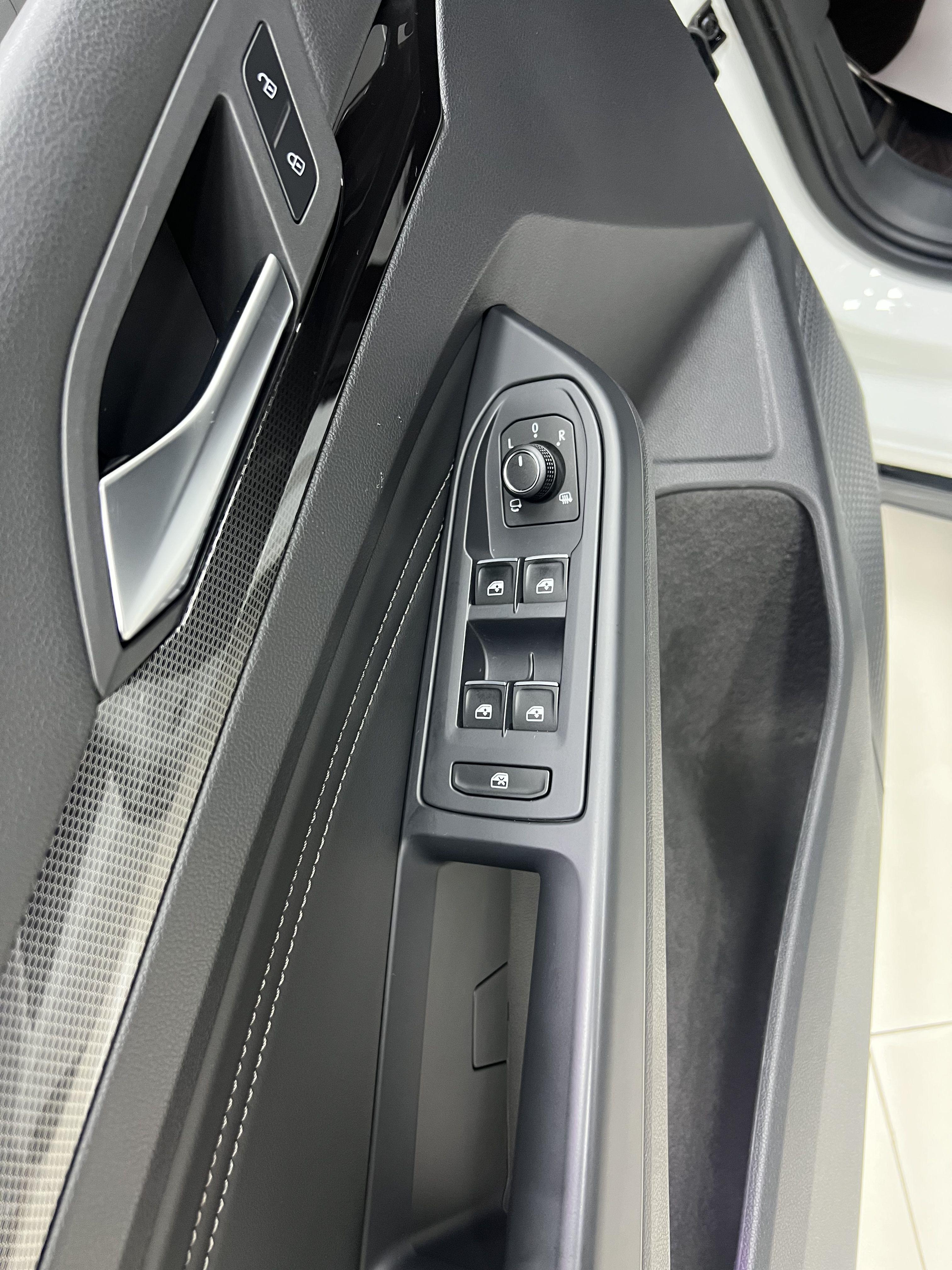 Volkswagen Golf Sportsvan 2021 thumb 9
