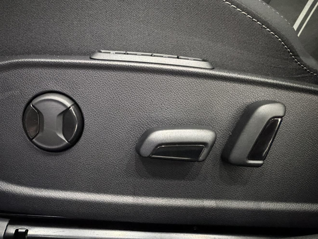 Volkswagen Golf Sportsvan 2023 thumb 11