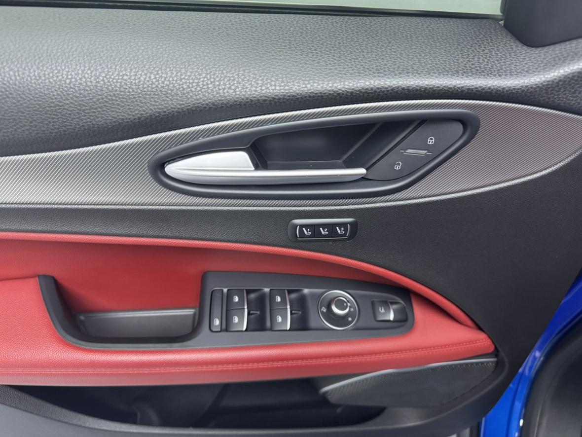 Alfa Romeo Stelvio 2020 thumb 8