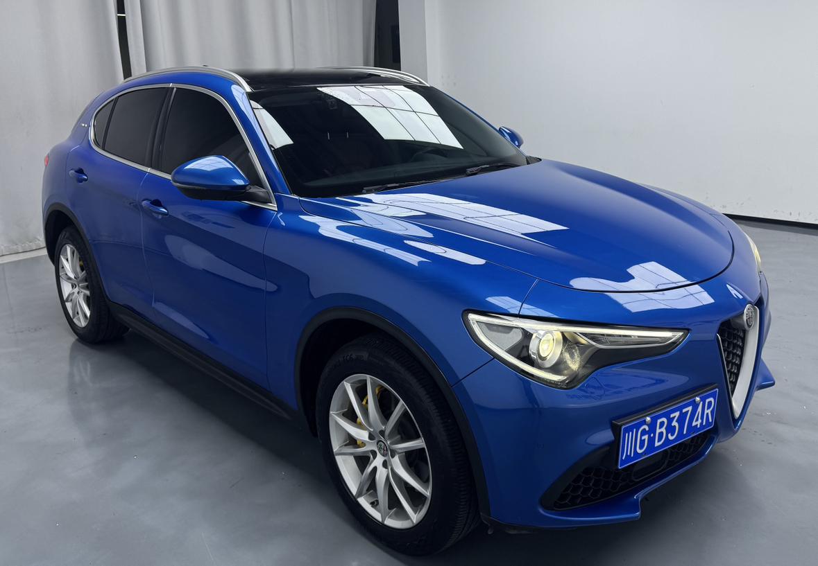 Alfa Romeo Stelvio 2020 thumb 10