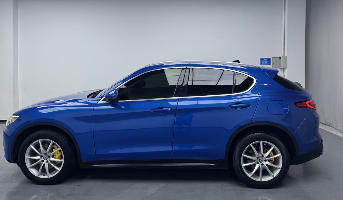 Alfa Romeo Stelvio 2020 thumb 11