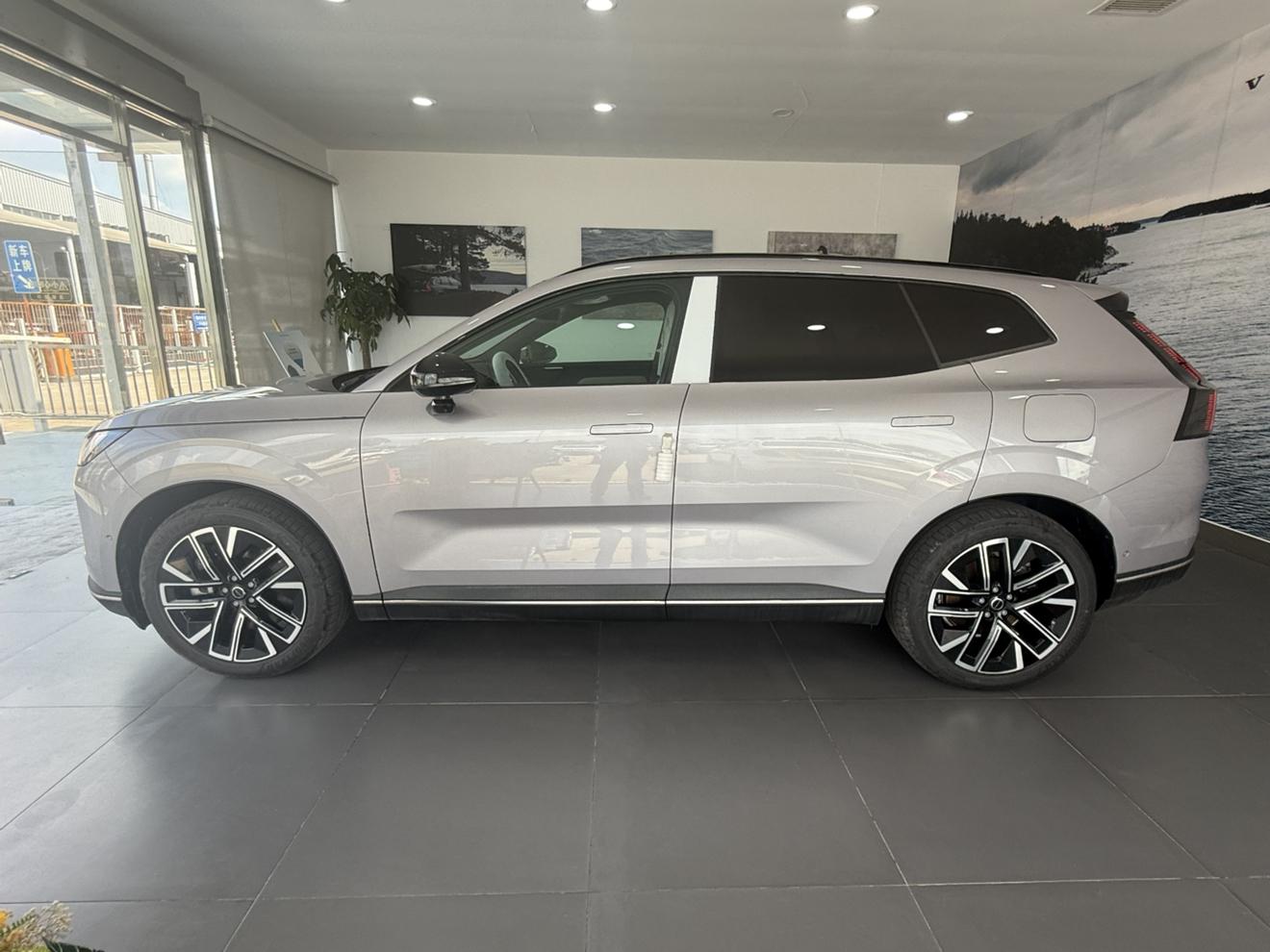Volvo XC70 2026 thumb 2