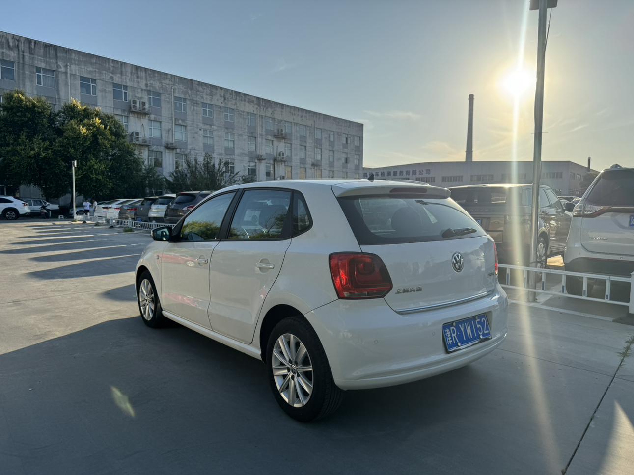 Volkswagen Polo 2013 thumb 2