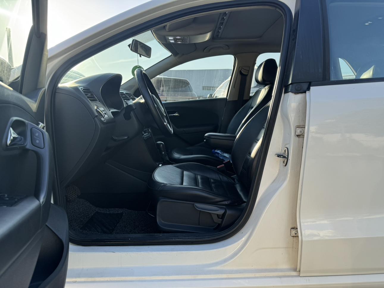 Volkswagen Polo 2013 thumb 8