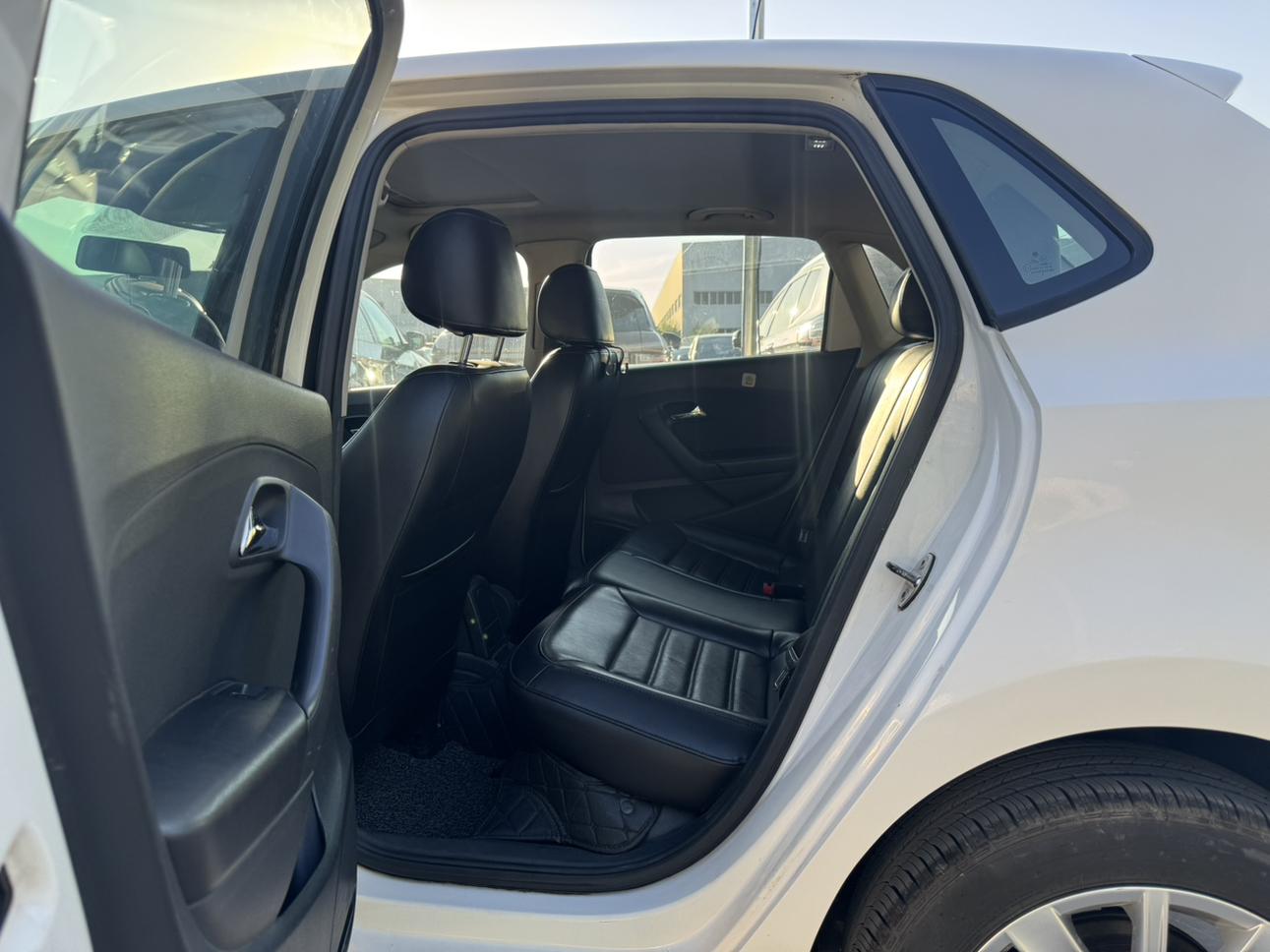 Volkswagen Polo 2013 thumb 9