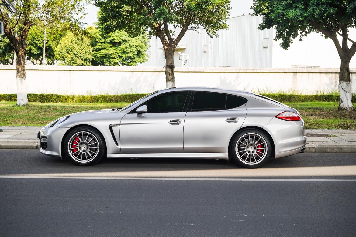Porsche Panamera 2012 thumb 2