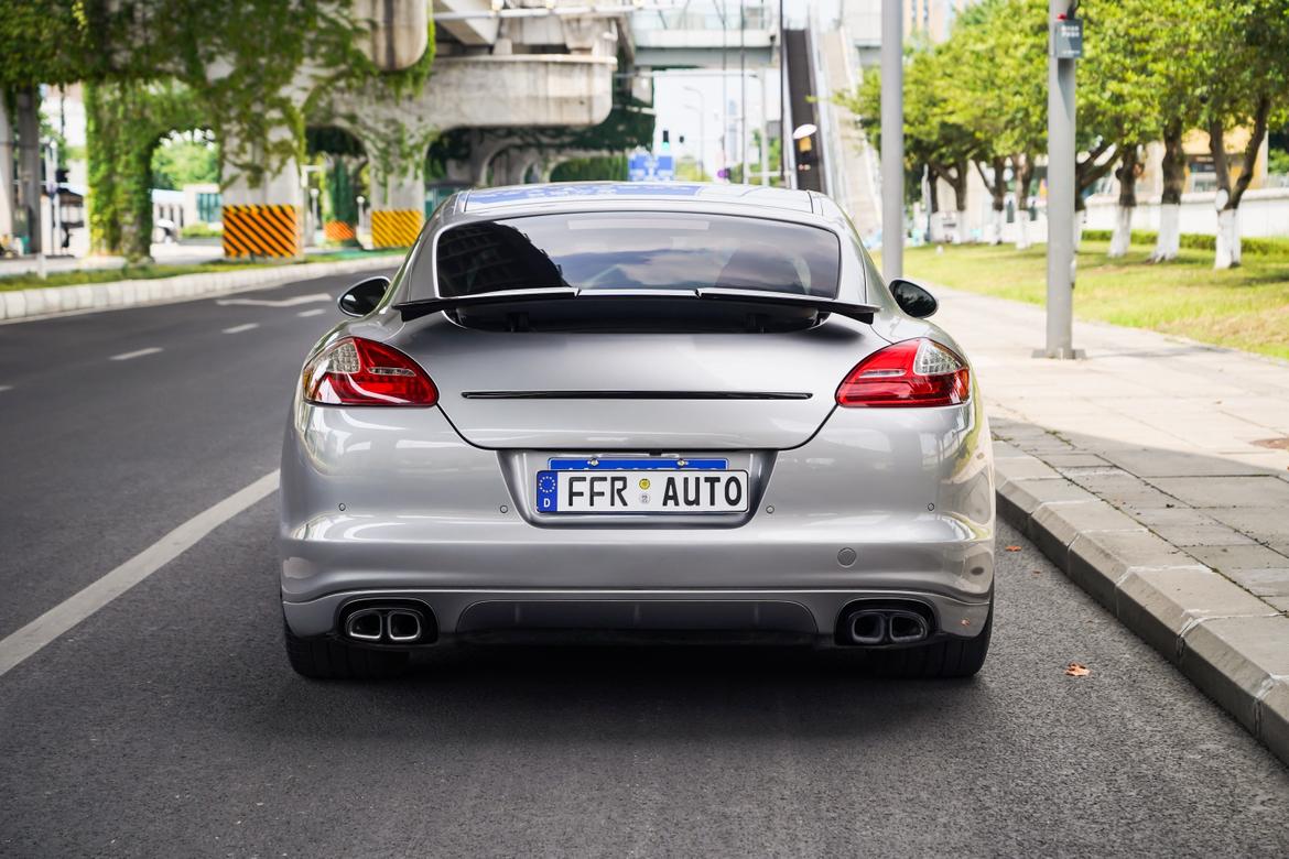 Porsche Panamera 2012 thumb 4