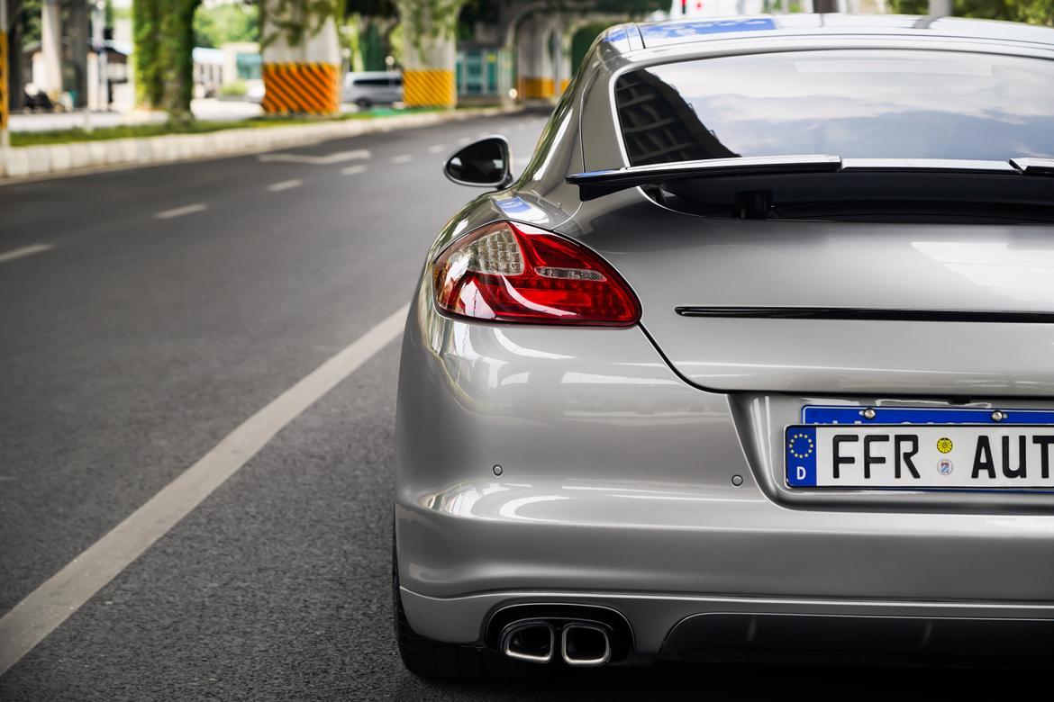 Porsche Panamera 2012 thumb 10
