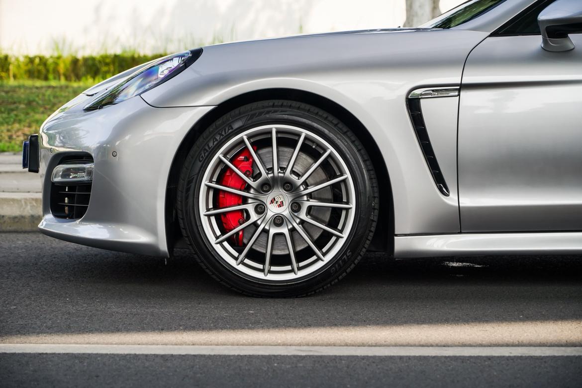 Porsche Panamera 2012 thumb 11