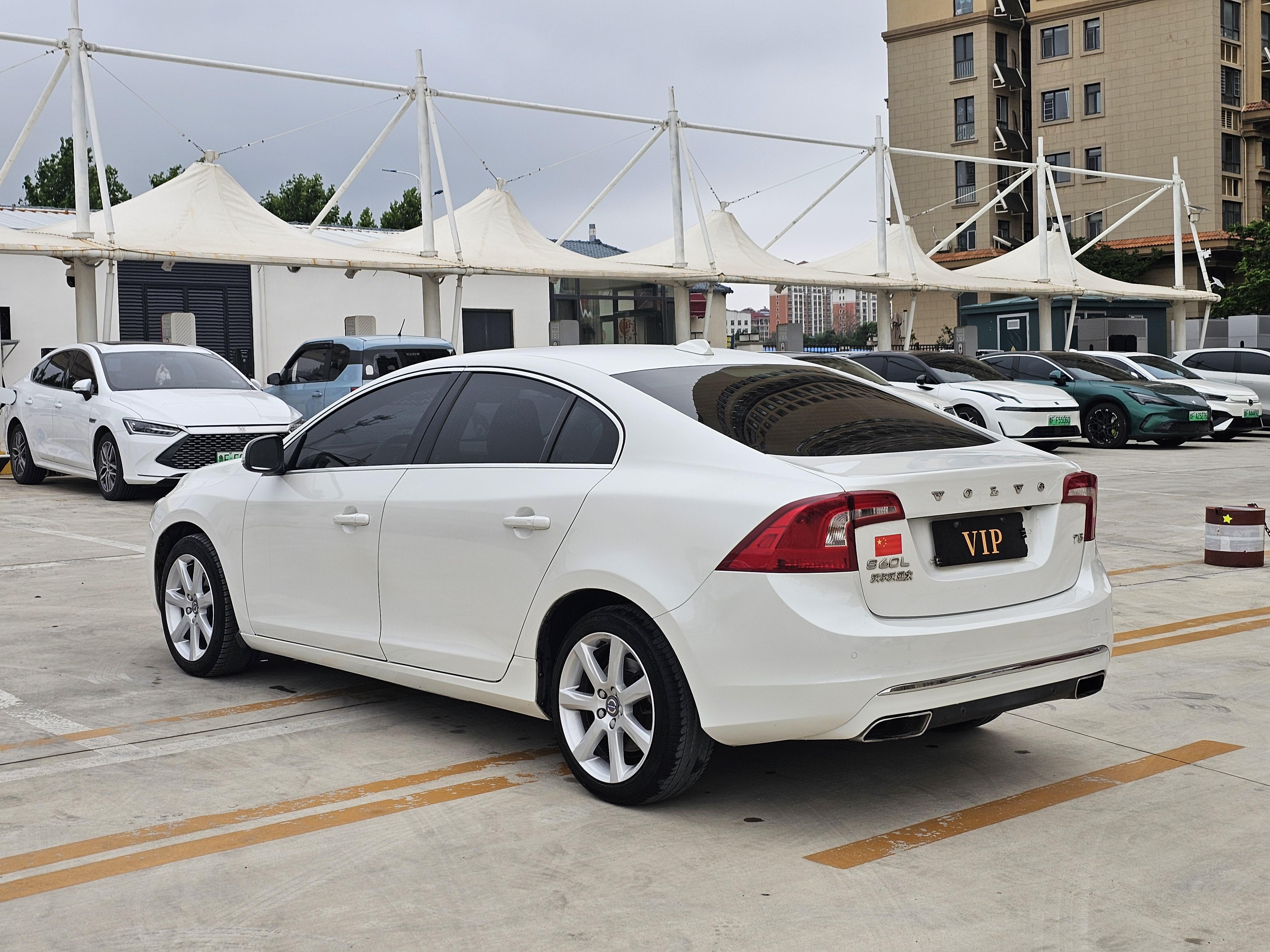 Volvo S60 2017 thumb 3
