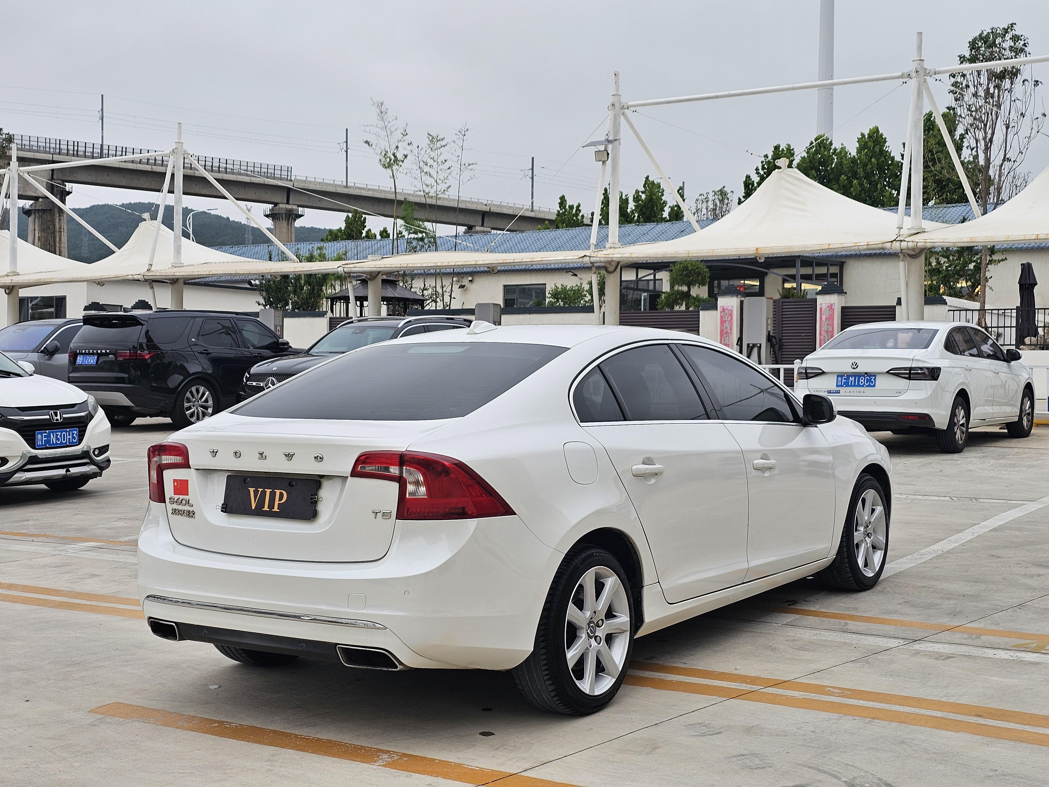 Volvo S60 2017 thumb 5