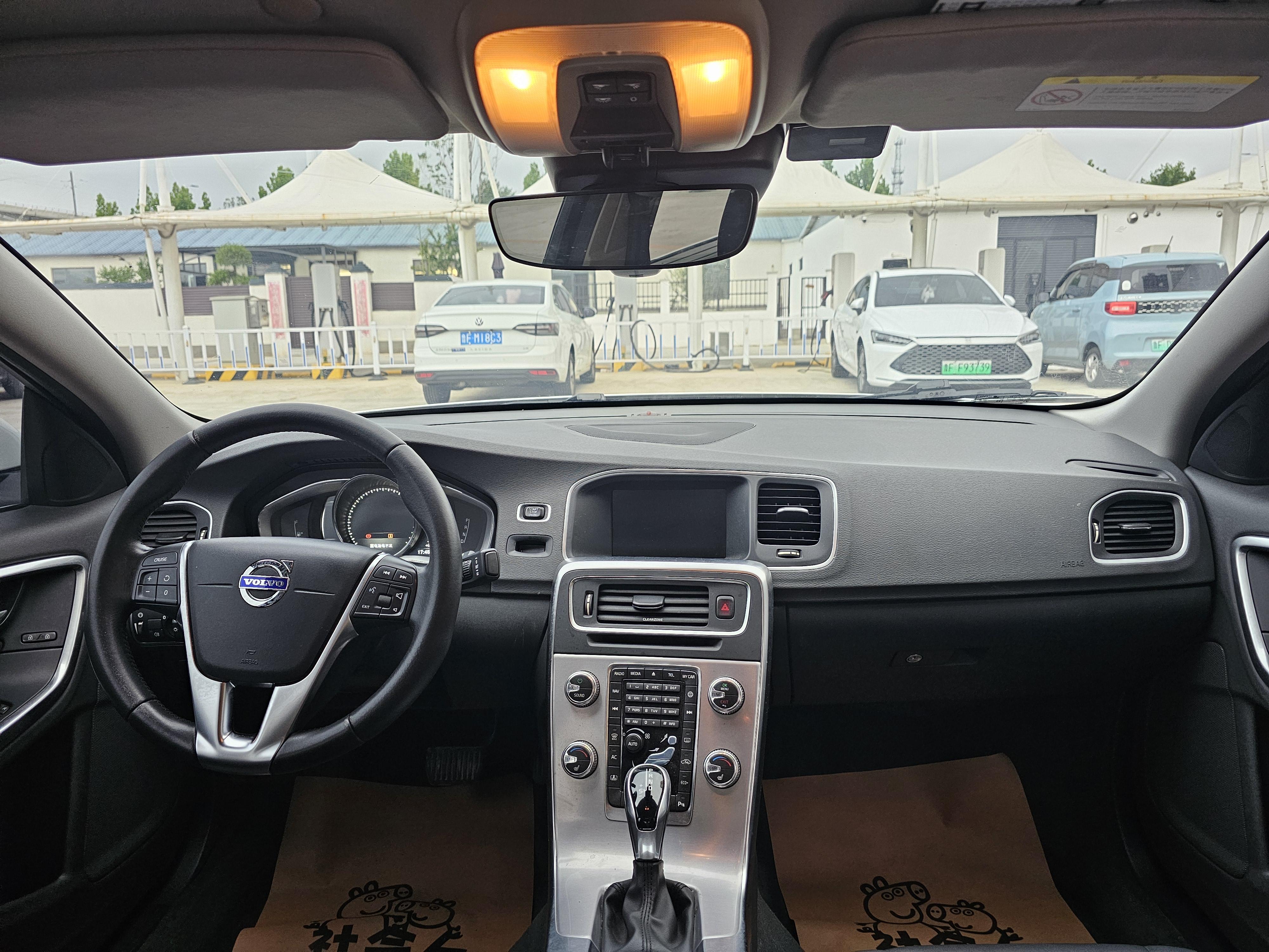 Volvo S60 2017 thumb 8