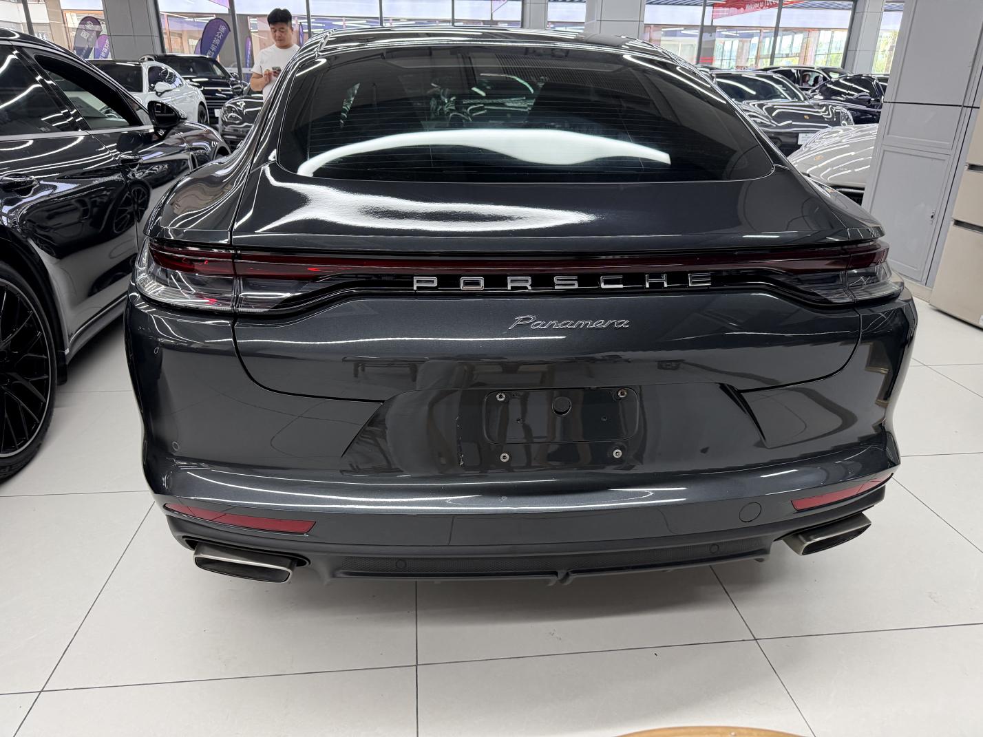 Porsche Panamera 2023 thumb 3