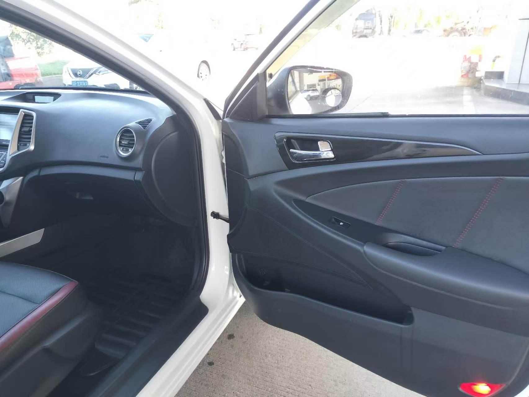 Changan Eado 2013 thumb 11