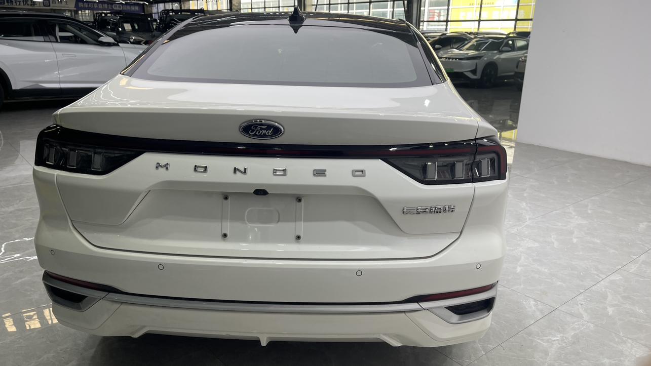 Ford Mondeo 2023 thumb 3