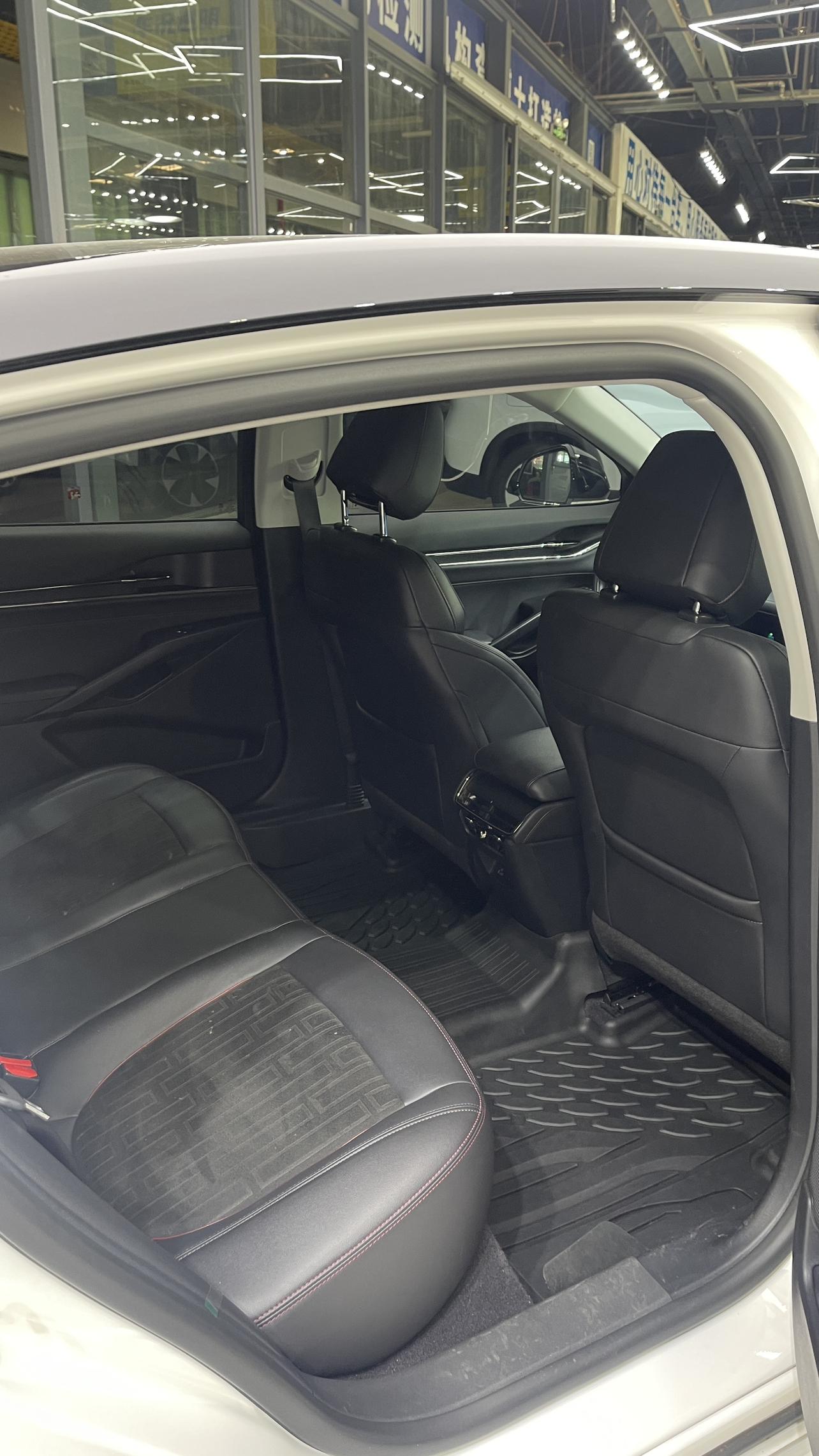 Ford Mondeo 2023 thumb 5