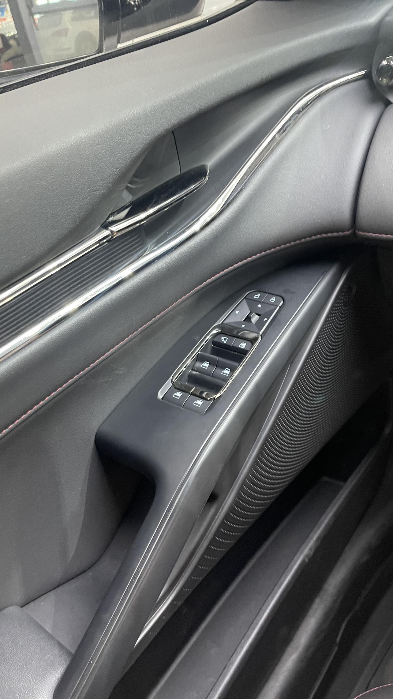 Ford Mondeo 2023 thumb 10