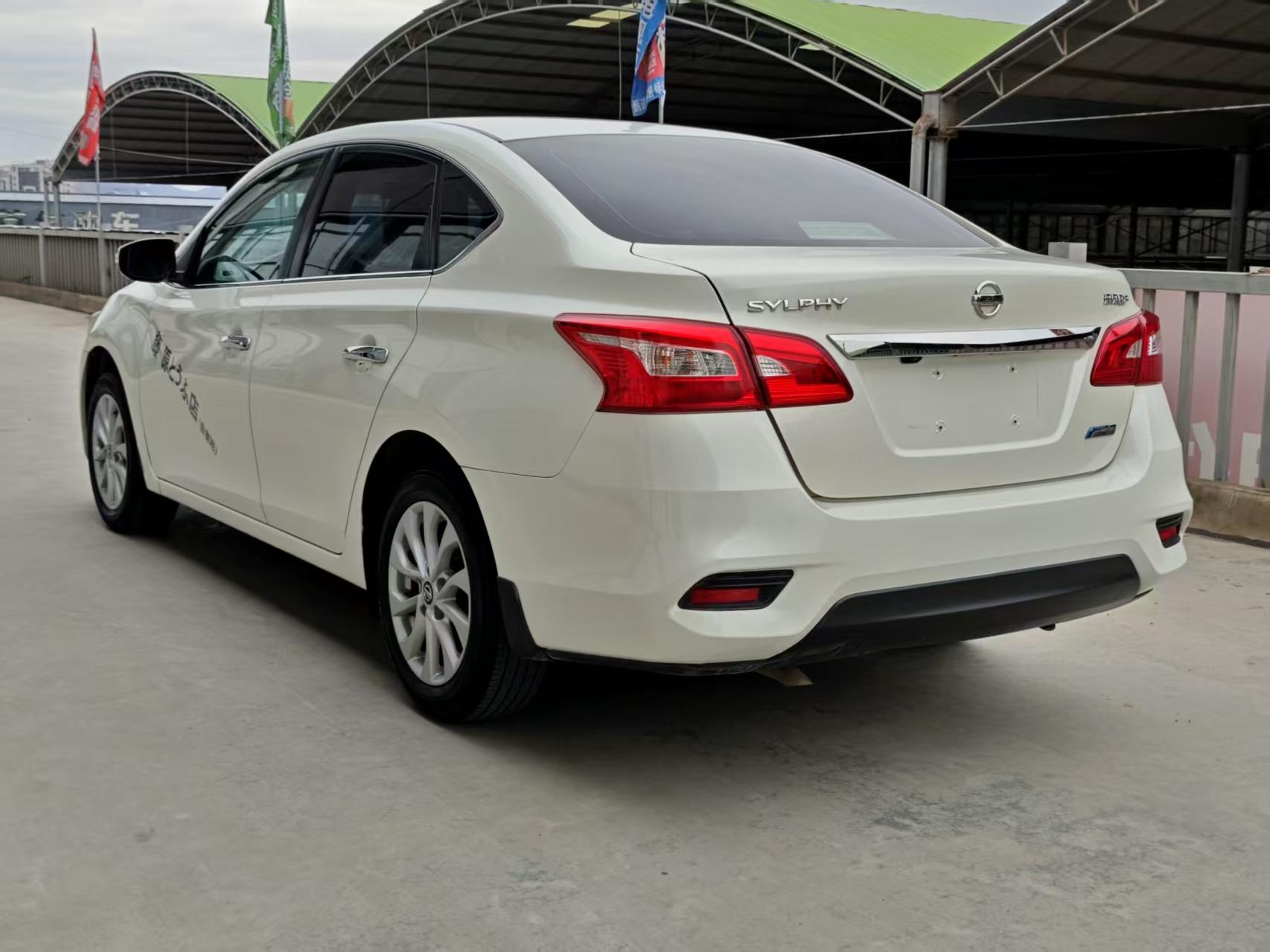 Nissan Sylphy 2018 thumb 2