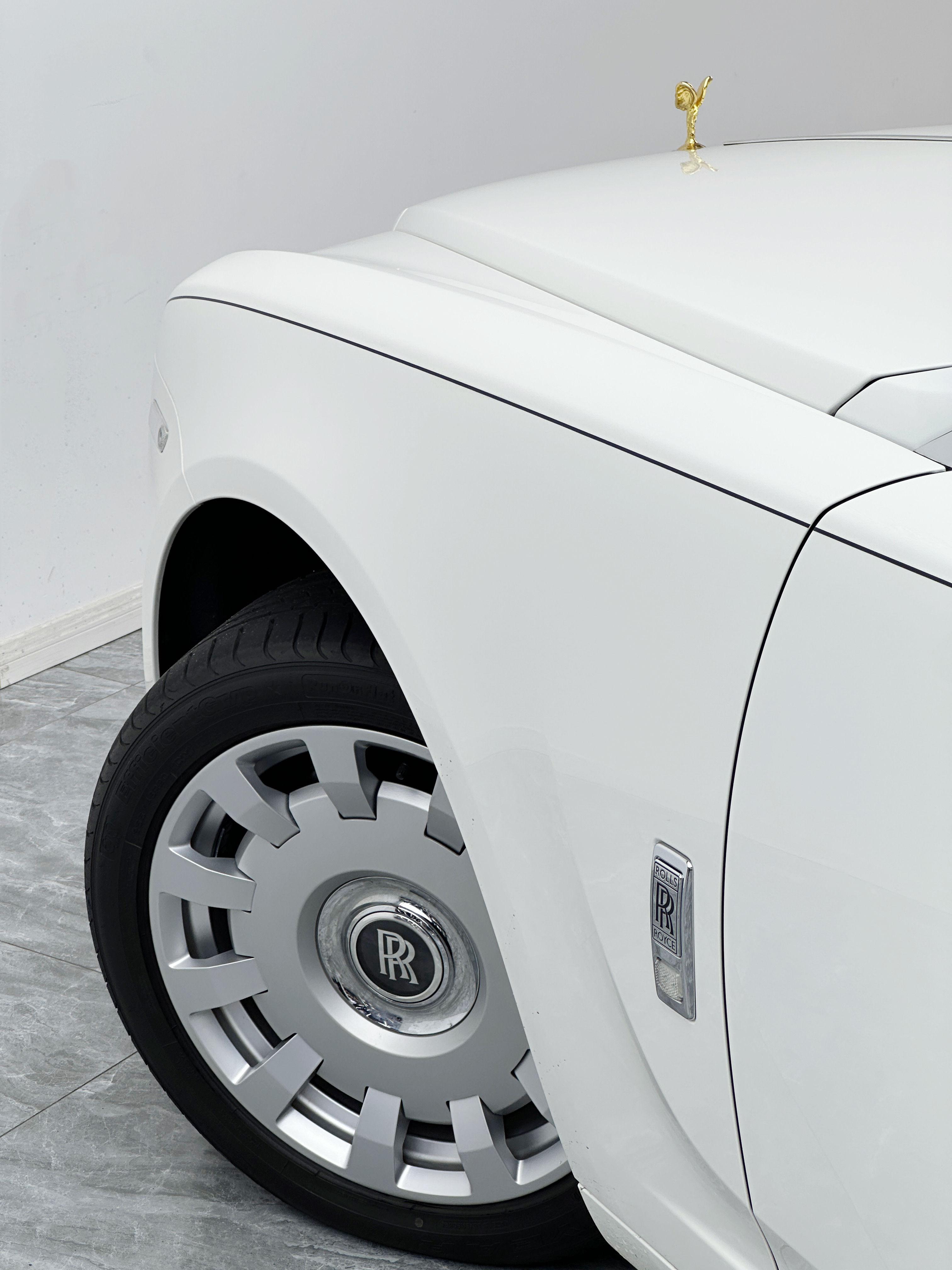 Rolls-Royce Ghost 2012 thumb 5