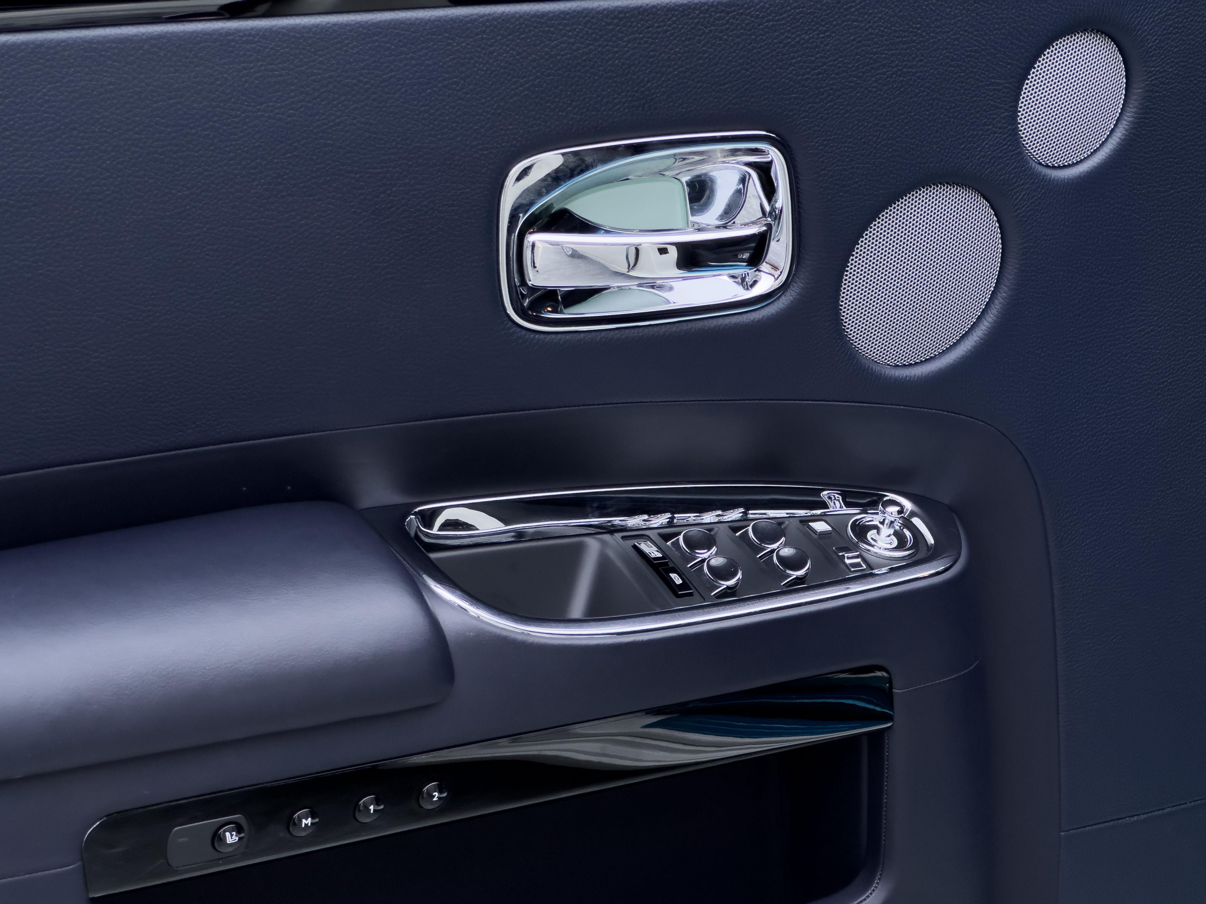 Rolls-Royce Ghost 2012 thumb 8