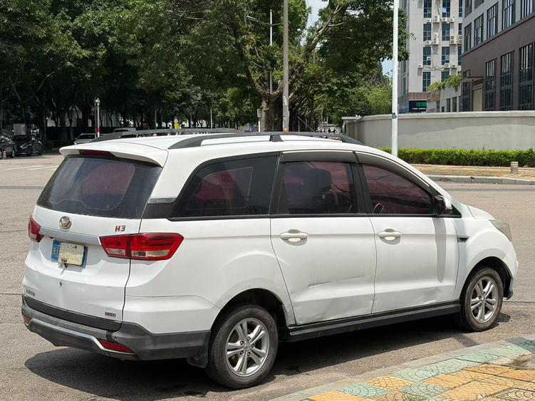 BAIC Huansu H3 2015 thumb 4