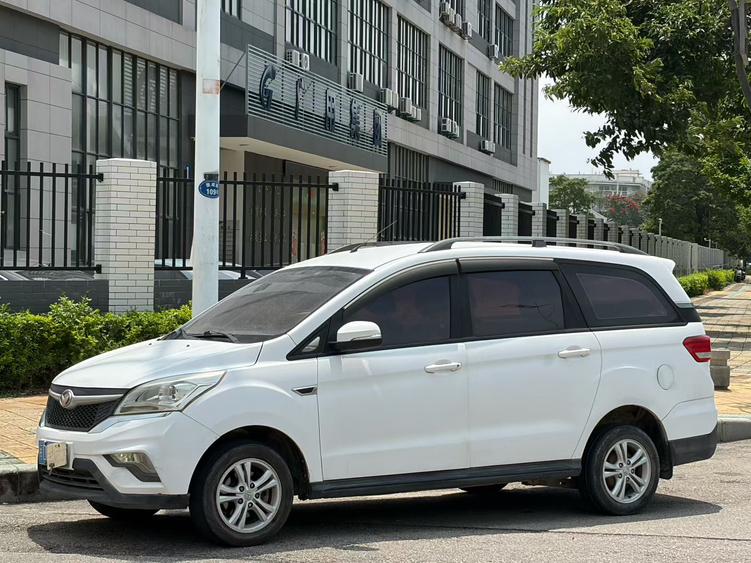 BAIC Huansu H3 2015 thumb 8