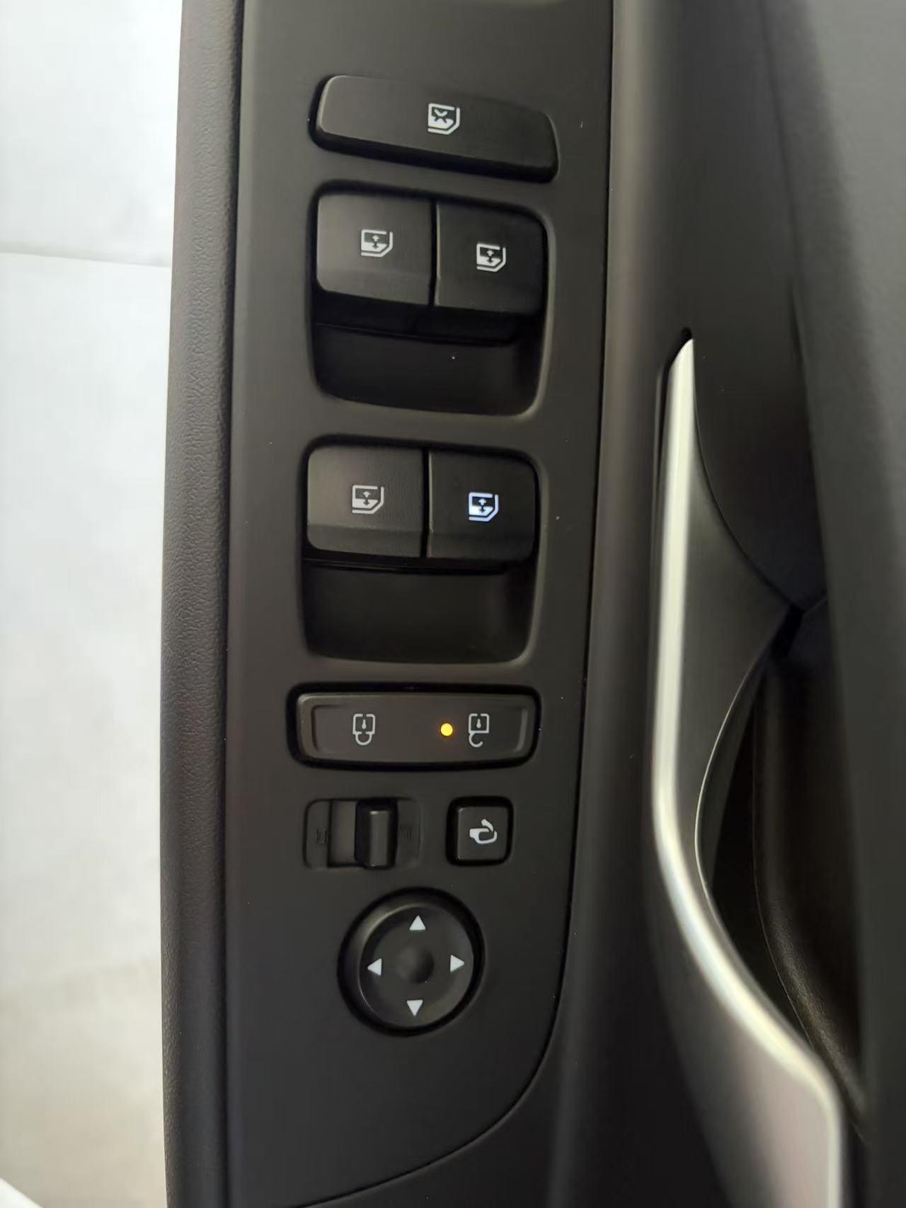 Hyundai Elantra 2023 thumb 4